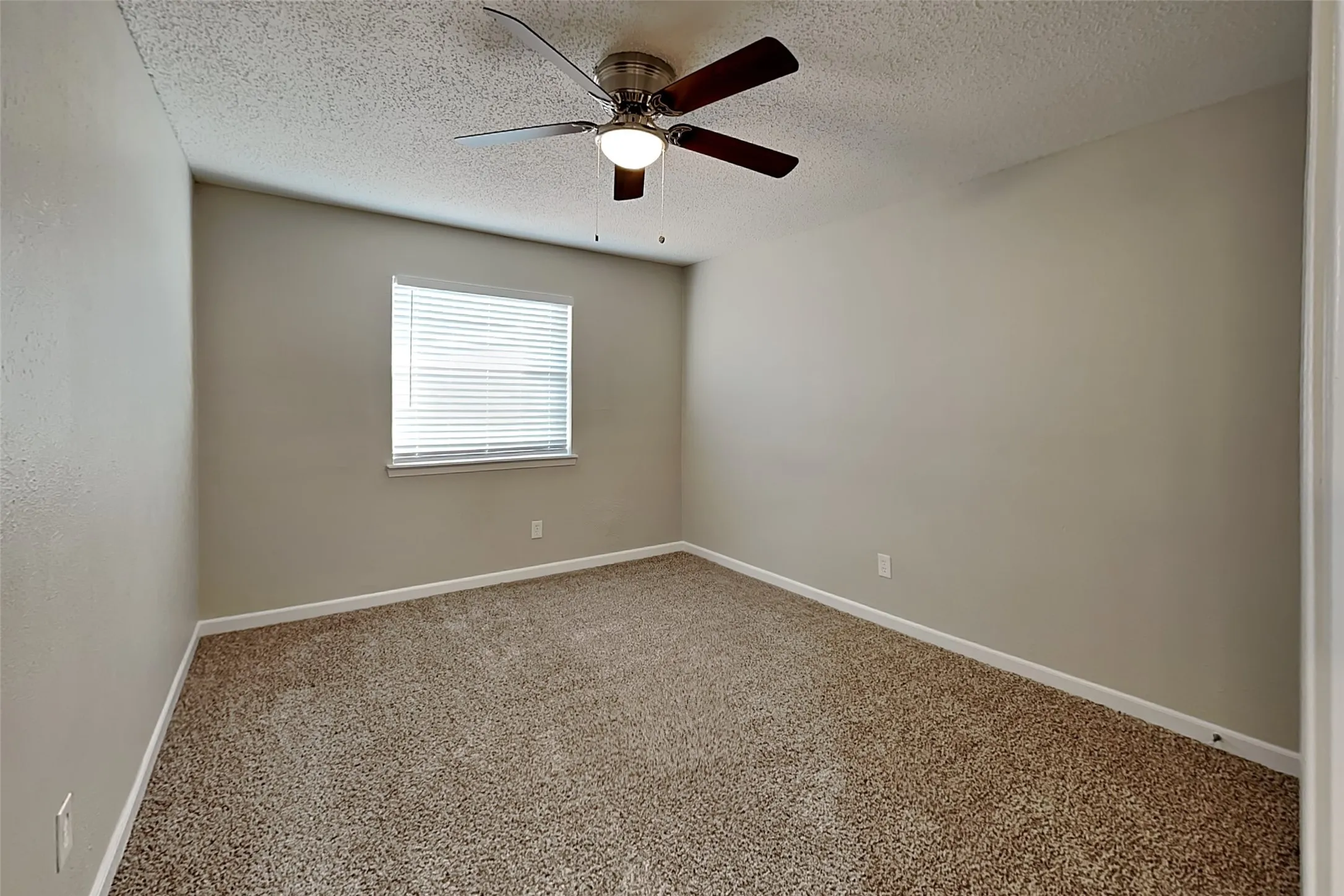 Single Family Residence For Rent in Dallas County , 3413 Castle Rock Lane, Garland, Texas 75044, 4 Bedroom, 3 Bathroom, 2 Garage spaces, 2,071 Sqft, built in 1974, mls#21357580, Real Estate Agent in Garland, Homes For Rent in Dallas county, Homes For Rent in Garland, Realtor in Garland Texas, Real Estate Brokerage Independent Realty Texas, Luminita Cordes Realtor
