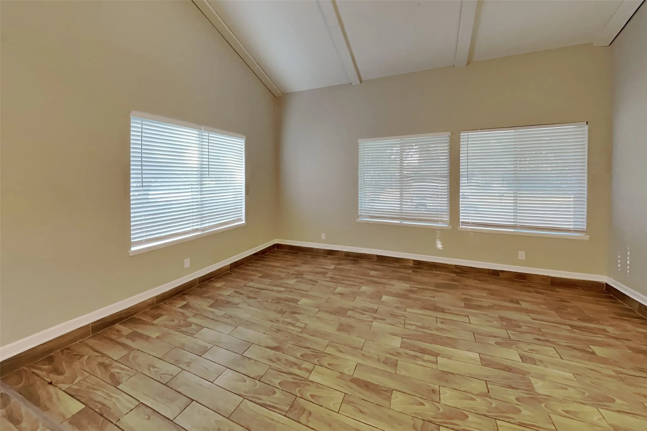 Single Family Residence For Rent in Dallas County , 3413 Castle Rock Lane, Garland, Texas 75044, 4 Bedroom, 3 Bathroom, 2 Garage spaces, 2,071 Sqft, built in 1974, mls#21357580, Real Estate Agent in Garland, Homes For Rent in Dallas county, Homes For Rent in Garland, Realtor in Garland Texas, Real Estate Brokerage Independent Realty Texas, Luminita Cordes Realtor