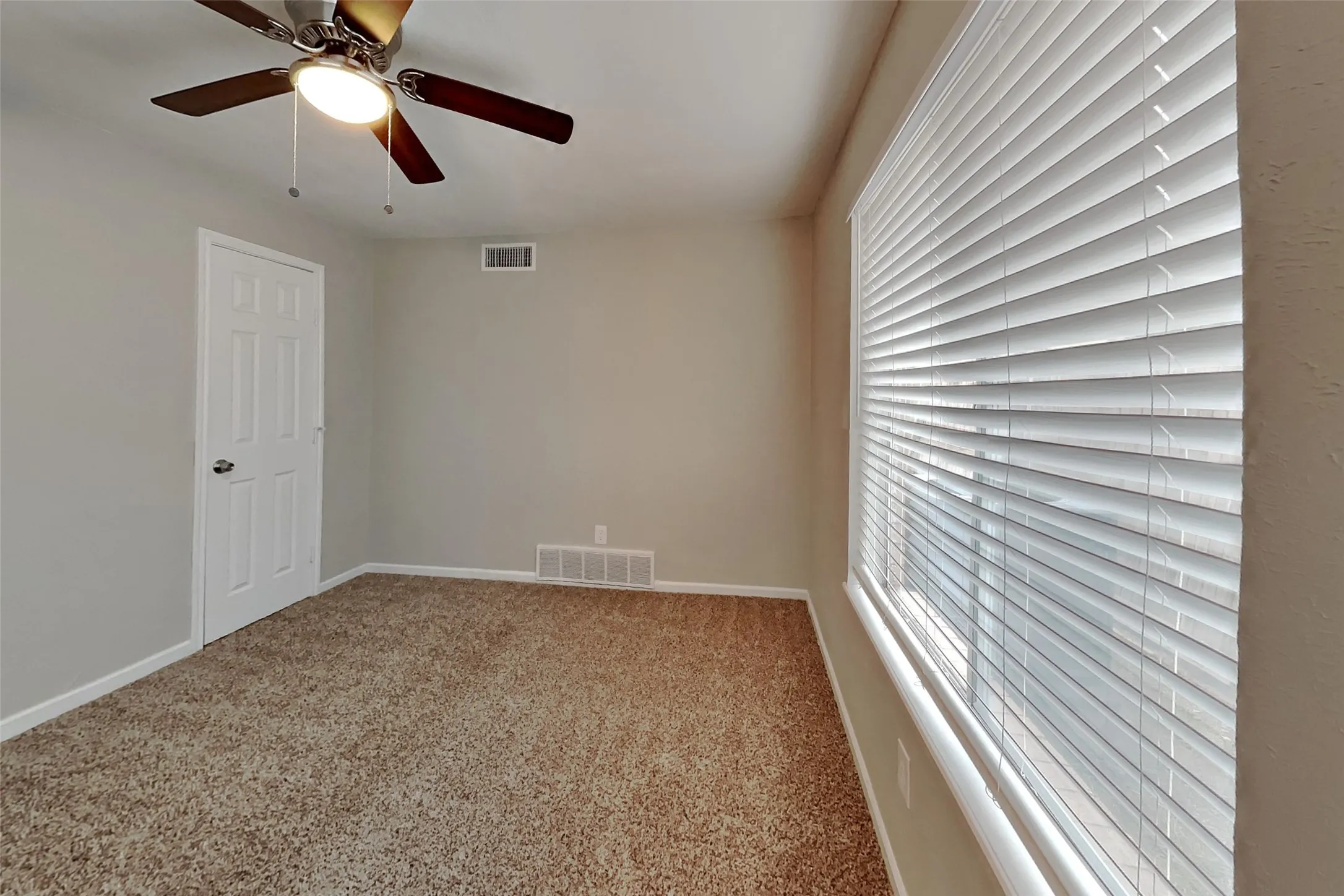 Single Family Residence For Rent in Dallas County , 3413 Castle Rock Lane, Garland, Texas 75044, 4 Bedroom, 3 Bathroom, 2 Garage spaces, 2,071 Sqft, built in 1974, mls#21357580, Real Estate Agent in Garland, Homes For Rent in Dallas county, Homes For Rent in Garland, Realtor in Garland Texas, Real Estate Brokerage Independent Realty Texas, Luminita Cordes Realtor