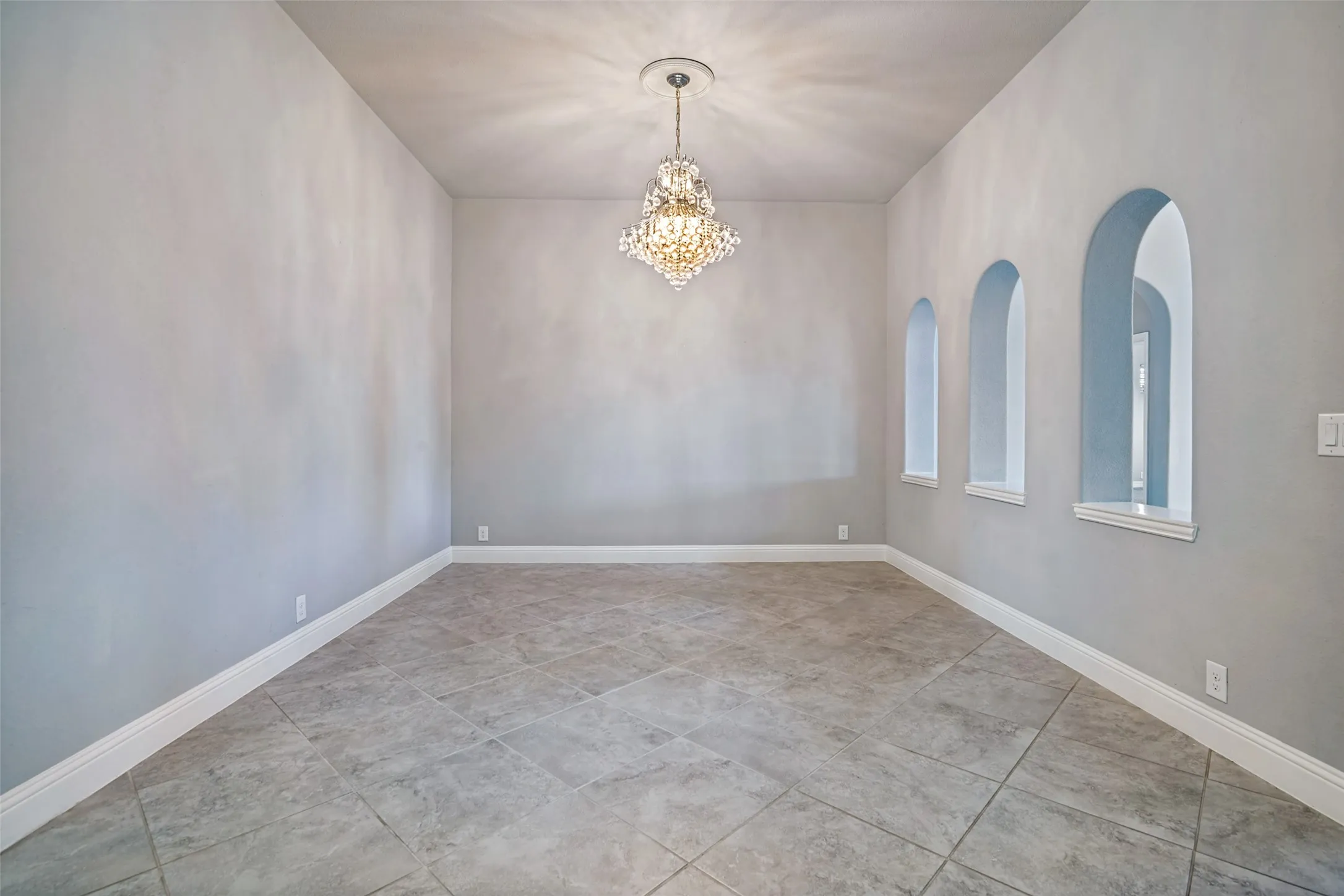 Single Family Residence For Sale in Collin County , 501 Virginia Lane, Wylie, Texas 75098, 5 Bedroom, 3 Bathroom, 2 Garage spaces, 3,116 Sqft, built in 2017, mls#21357542, Real Estate Agent in Wylie, Homes For Sale in Collin county, Homes For Sale in Wylie, Realtor in Wylie Texas, Real Estate Brokerage Independent Realty Texas, Luminita Cordes Realtor