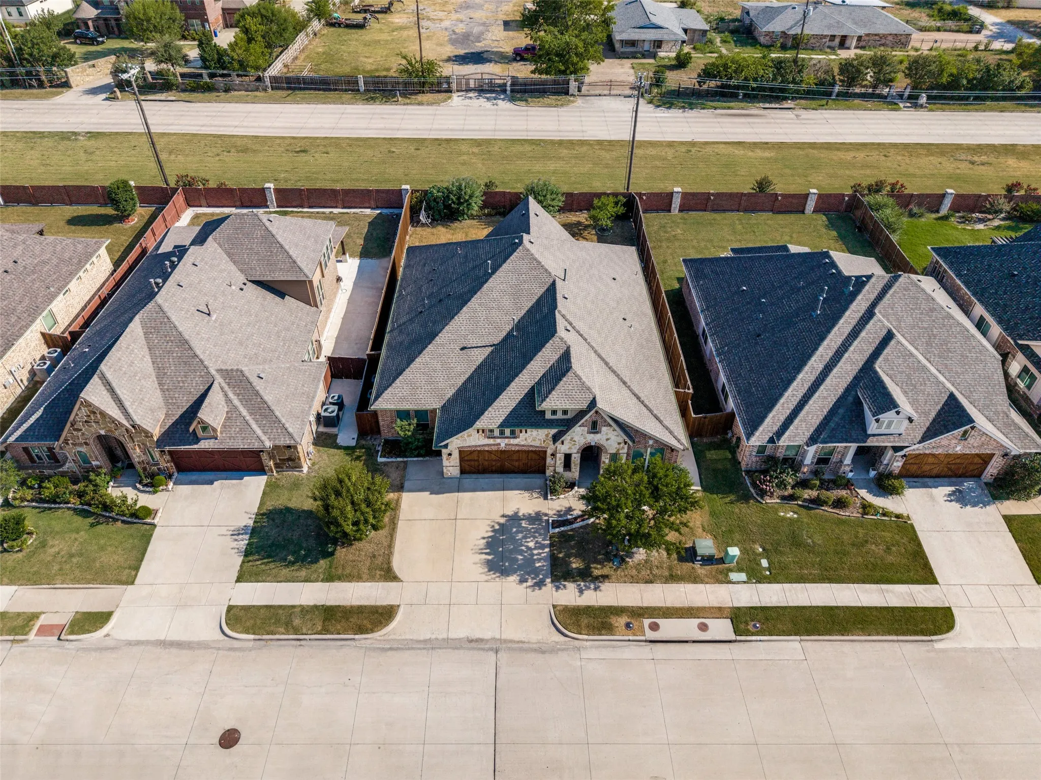 Single Family Residence For Sale in Collin County , 501 Virginia Lane, Wylie, Texas 75098, 5 Bedroom, 3 Bathroom, 2 Garage spaces, 3,116 Sqft, built in 2017, mls#21357542, Real Estate Agent in Wylie, Homes For Sale in Collin county, Homes For Sale in Wylie, Realtor in Wylie Texas, Real Estate Brokerage Independent Realty Texas, Luminita Cordes Realtor