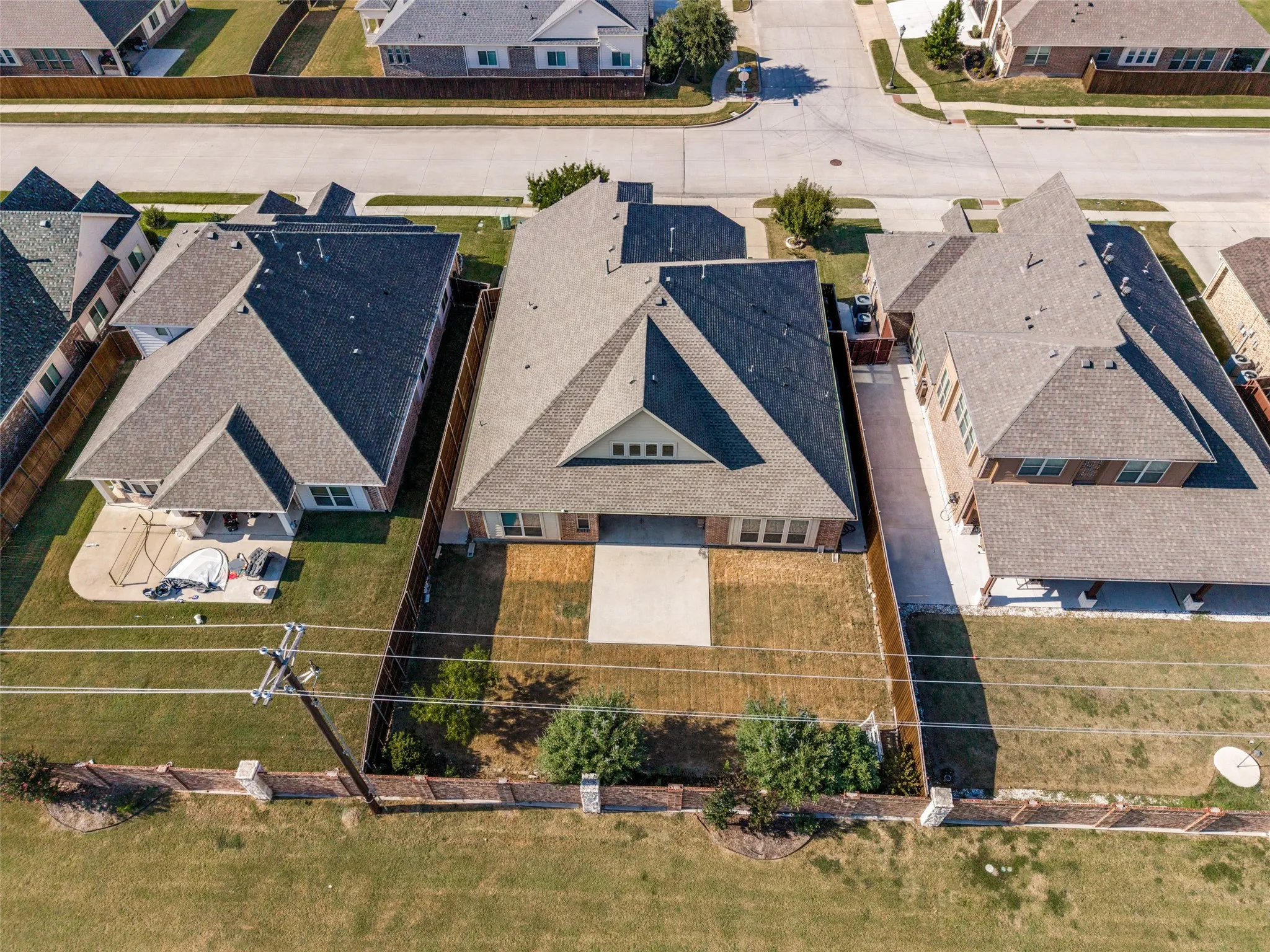 Single Family Residence For Sale in Collin County , 501 Virginia Lane, Wylie, Texas 75098, 5 Bedroom, 3 Bathroom, 2 Garage spaces, 3,116 Sqft, built in 2017, mls#21357542, Real Estate Agent in Wylie, Homes For Sale in Collin county, Homes For Sale in Wylie, Realtor in Wylie Texas, Real Estate Brokerage Independent Realty Texas, Luminita Cordes Realtor