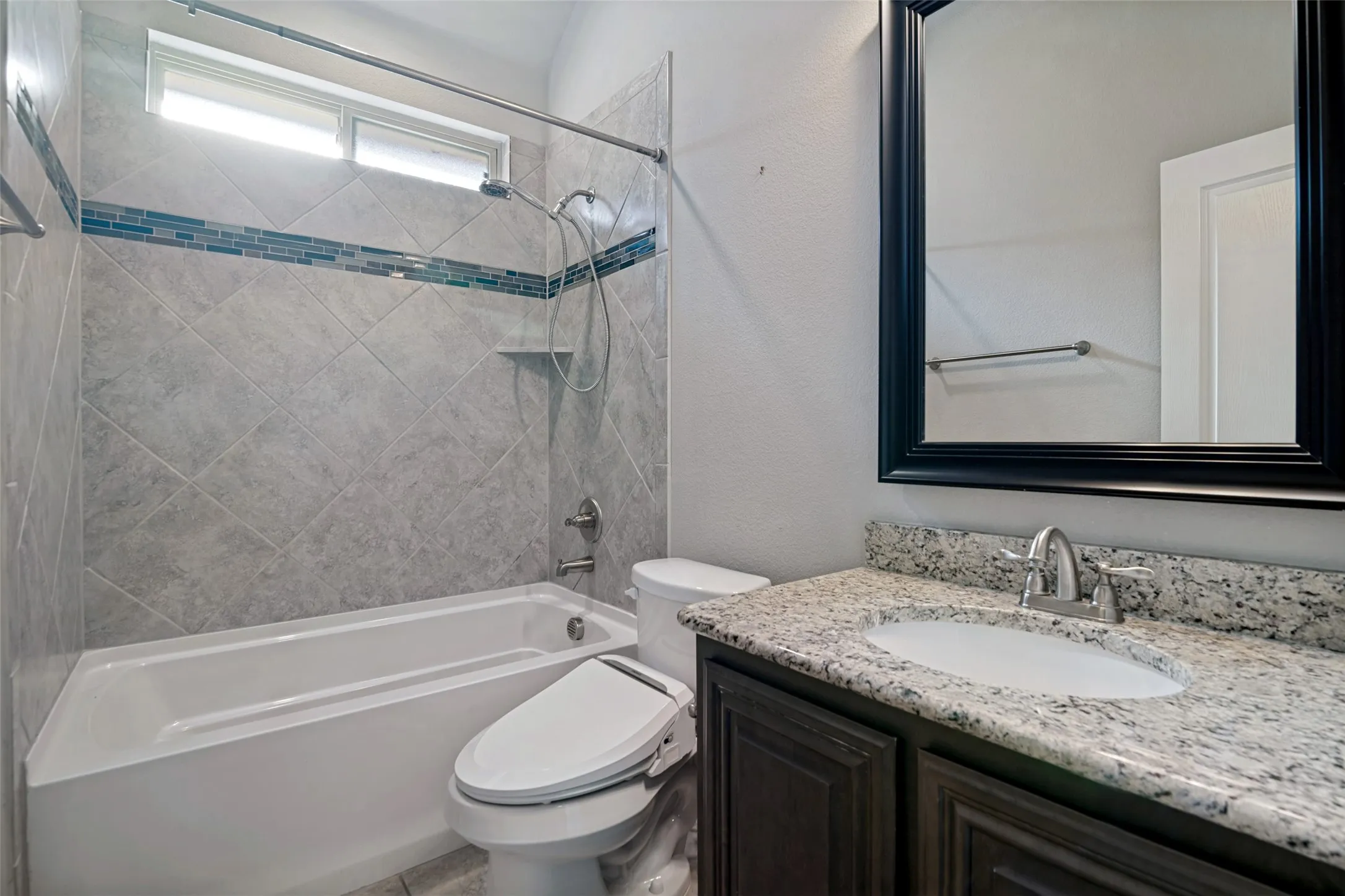 Single Family Residence For Sale in Collin County , 501 Virginia Lane, Wylie, Texas 75098, 5 Bedroom, 3 Bathroom, 2 Garage spaces, 3,116 Sqft, built in 2017, mls#21357542, Real Estate Agent in Wylie, Homes For Sale in Collin county, Homes For Sale in Wylie, Realtor in Wylie Texas, Real Estate Brokerage Independent Realty Texas, Luminita Cordes Realtor