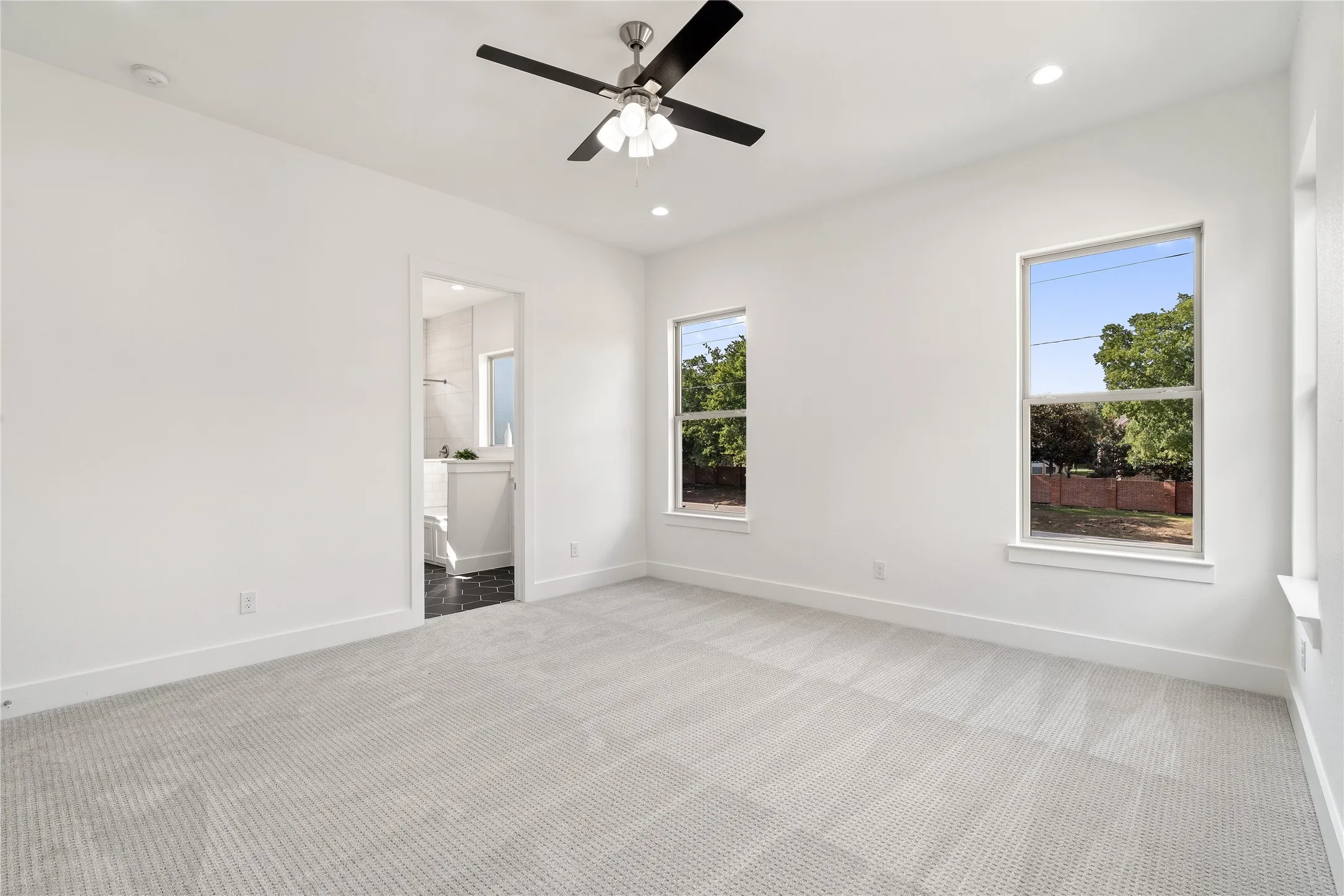 Single Family Residence For Sale in Dallas County , 907 Saint George Place, De Soto, Texas 75115, 4 Bedroom, 3 Bathroom, 2 Garage spaces, 2,600 Sqft, built in 2022, mls#21357610, Real Estate Agent in De Soto, Homes For Sale in Dallas county, Homes For Sale in De Soto, Realtor in De Soto Texas, Real Estate Brokerage Independent Realty Texas, Luminita Cordes Realtor