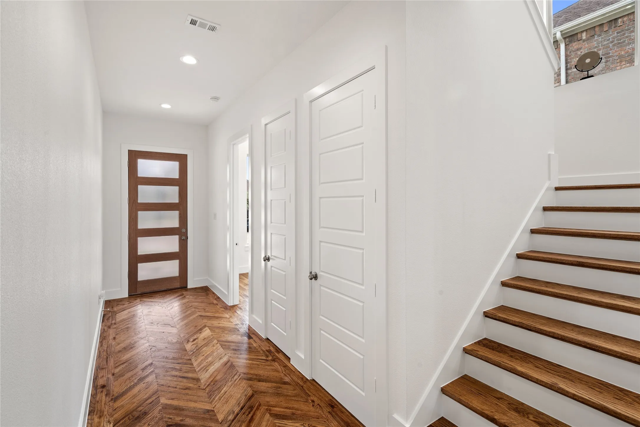 Single Family Residence For Sale in Dallas County , 907 Saint George Place, De Soto, Texas 75115, 4 Bedroom, 3 Bathroom, 2 Garage spaces, 2,600 Sqft, built in 2022, mls#21357610, Real Estate Agent in De Soto, Homes For Sale in Dallas county, Homes For Sale in De Soto, Realtor in De Soto Texas, Real Estate Brokerage Independent Realty Texas, Luminita Cordes Realtor