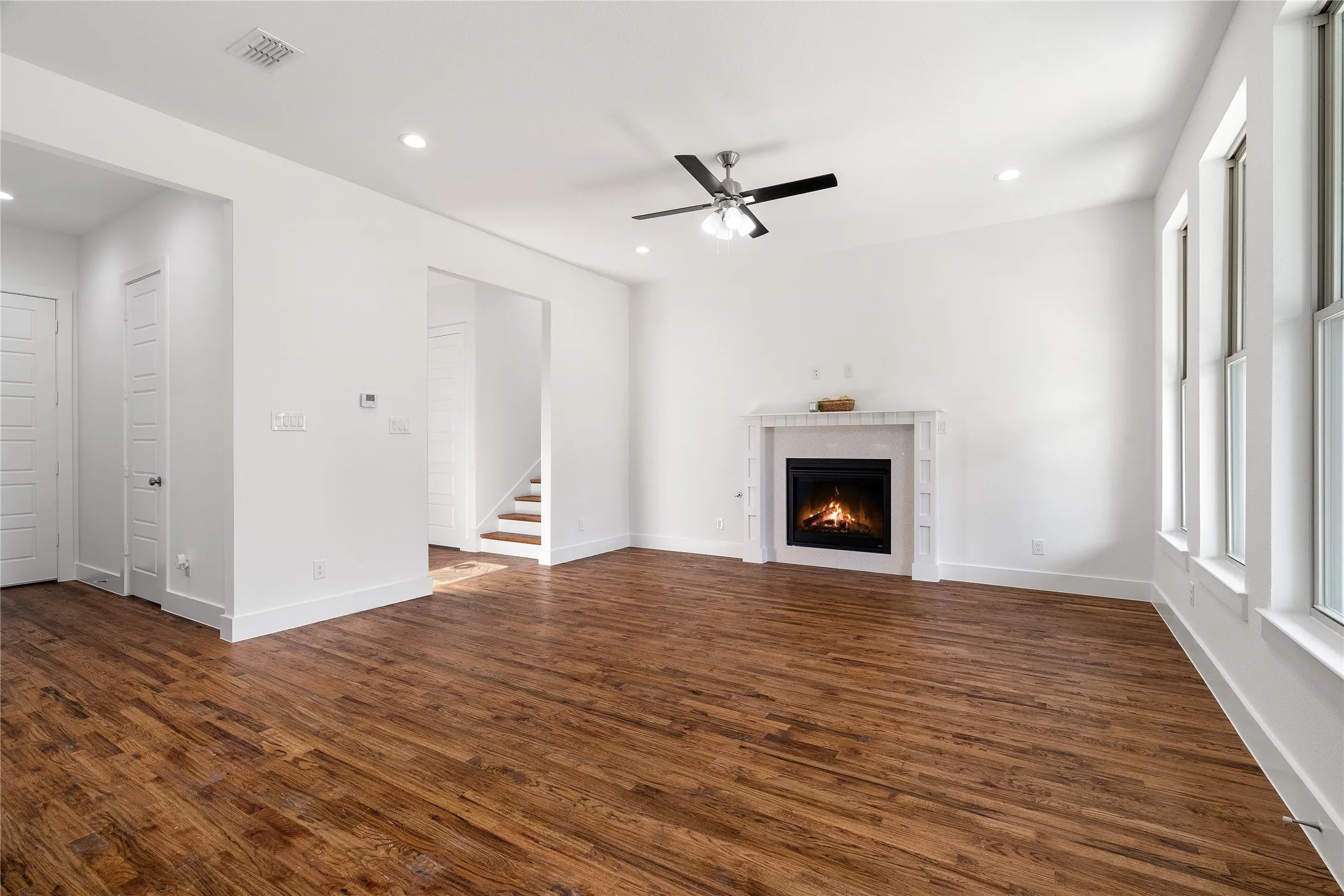 Single Family Residence For Sale in Dallas County , 907 Saint George Place, De Soto, Texas 75115, 4 Bedroom, 3 Bathroom, 2 Garage spaces, 2,600 Sqft, built in 2022, mls#21357610, Real Estate Agent in De Soto, Homes For Sale in Dallas county, Homes For Sale in De Soto, Realtor in De Soto Texas, Real Estate Brokerage Independent Realty Texas, Luminita Cordes Realtor