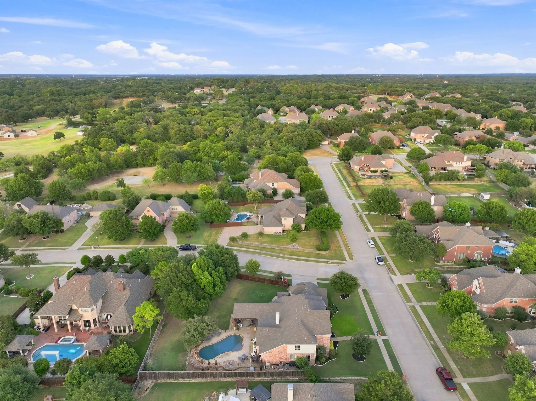 Single Family Residence For Sale in Tarrant County , 809 Weybridge Lane, Keller, Texas 76248, 5 Bedroom, 4 Bathroom, 3 Garage spaces, 4,316 Sqft, built in 2001, mls#21338587, Real Estate Agent in Keller, Homes For Sale in Tarrant county, Homes For Sale in Keller, Realtor in Keller Texas, Real Estate Brokerage Independent Realty Texas, Luminita Cordes Realtor