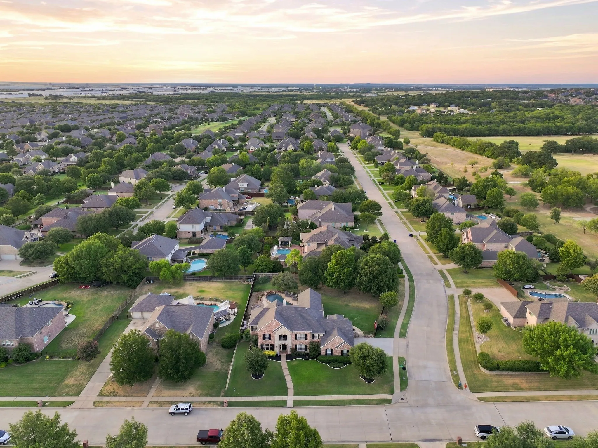 Single Family Residence For Sale in Tarrant County , 809 Weybridge Lane, Keller, Texas 76248, 5 Bedroom, 4 Bathroom, 3 Garage spaces, 4,316 Sqft, built in 2001, mls#21338587, Real Estate Agent in Keller, Homes For Sale in Tarrant county, Homes For Sale in Keller, Realtor in Keller Texas, Real Estate Brokerage Independent Realty Texas, Luminita Cordes Realtor