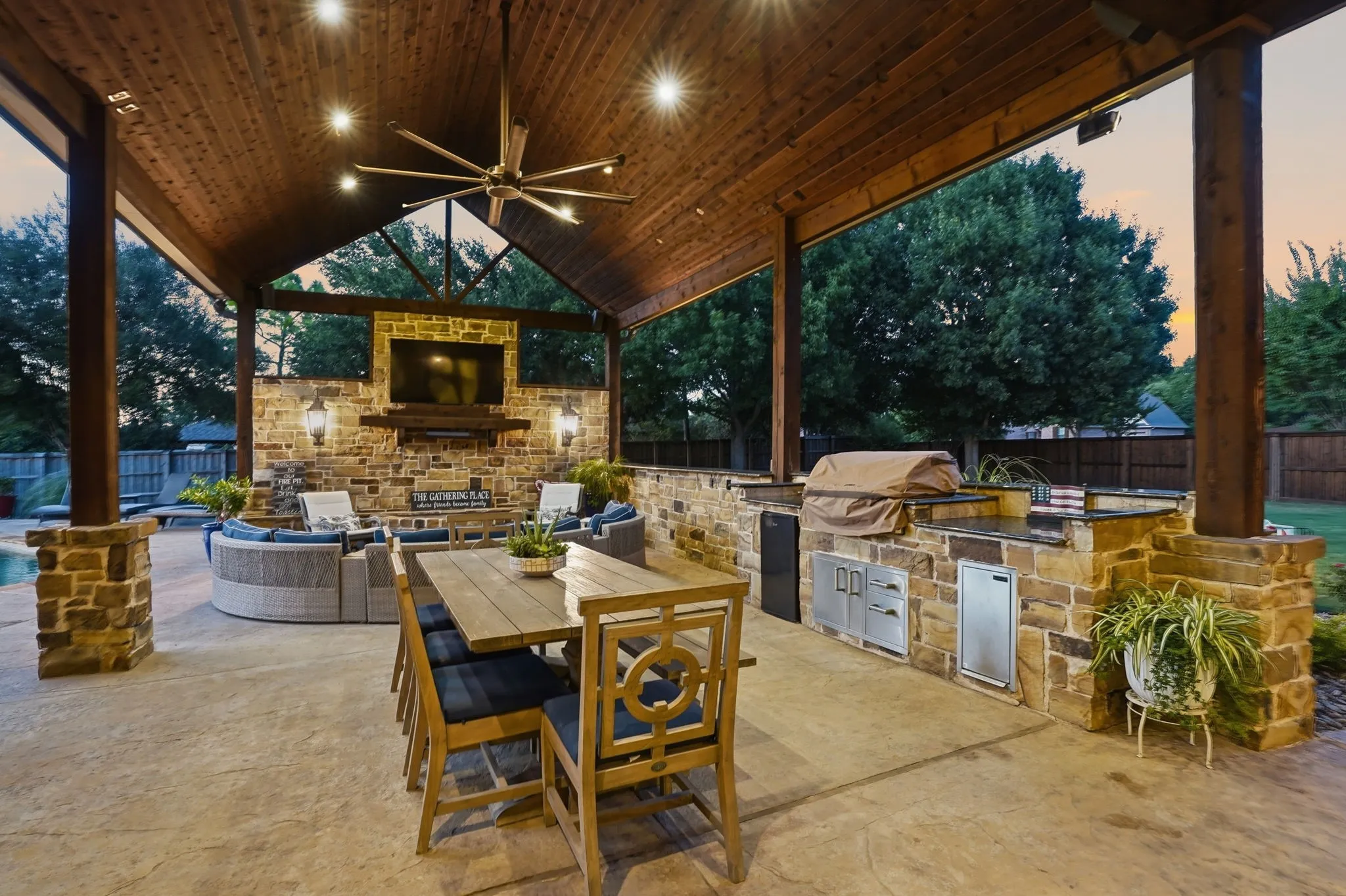 Single Family Residence For Sale in Tarrant County , 809 Weybridge Lane, Keller, Texas 76248, 5 Bedroom, 4 Bathroom, 3 Garage spaces, 4,316 Sqft, built in 2001, mls#21338587, Real Estate Agent in Keller, Homes For Sale in Tarrant county, Homes For Sale in Keller, Realtor in Keller Texas, Real Estate Brokerage Independent Realty Texas, Luminita Cordes Realtor