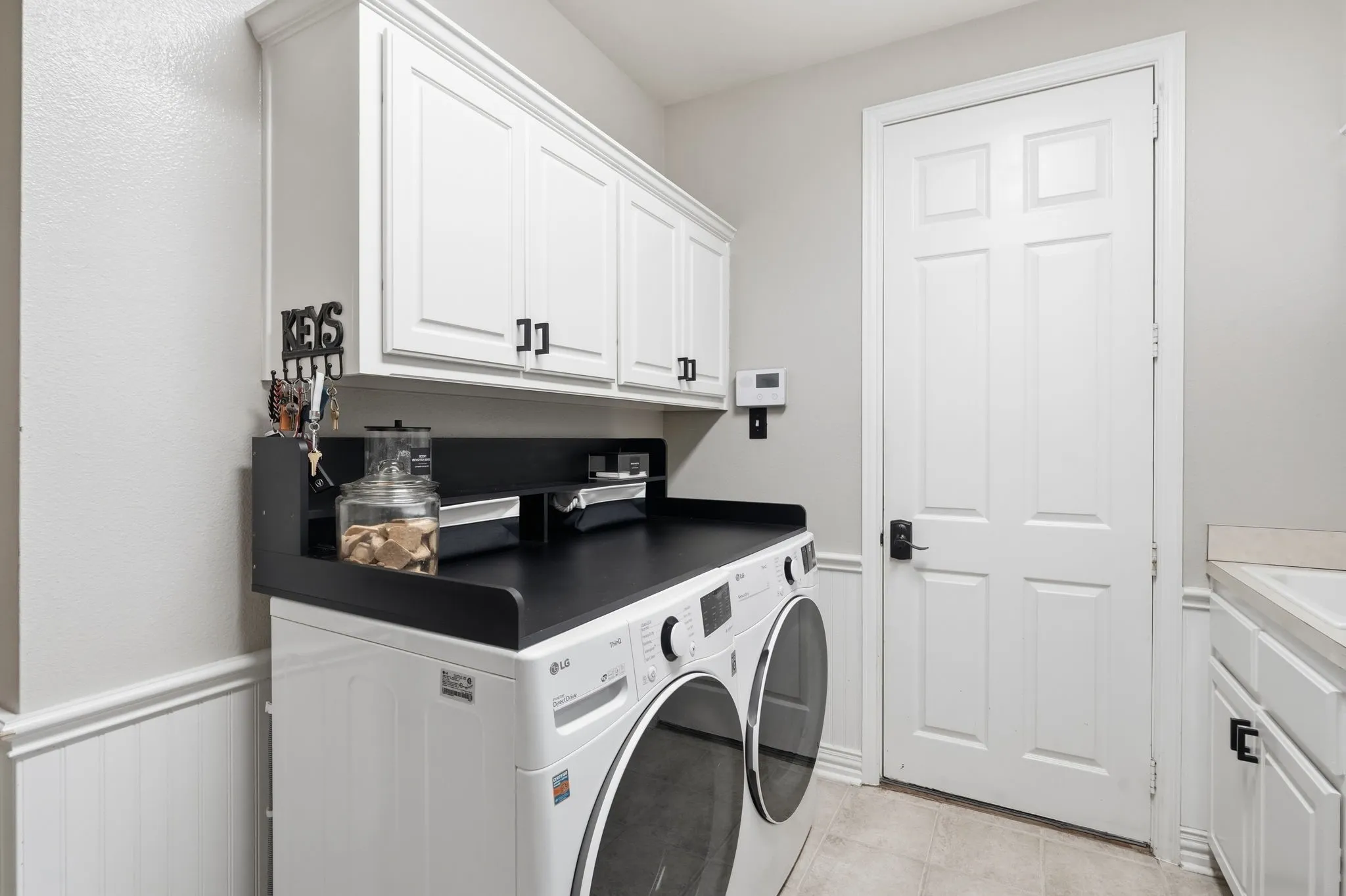 Single Family Residence For Sale in Tarrant County , 809 Weybridge Lane, Keller, Texas 76248, 5 Bedroom, 4 Bathroom, 3 Garage spaces, 4,316 Sqft, built in 2001, mls#21338587, Real Estate Agent in Keller, Homes For Sale in Tarrant county, Homes For Sale in Keller, Realtor in Keller Texas, Real Estate Brokerage Independent Realty Texas, Luminita Cordes Realtor