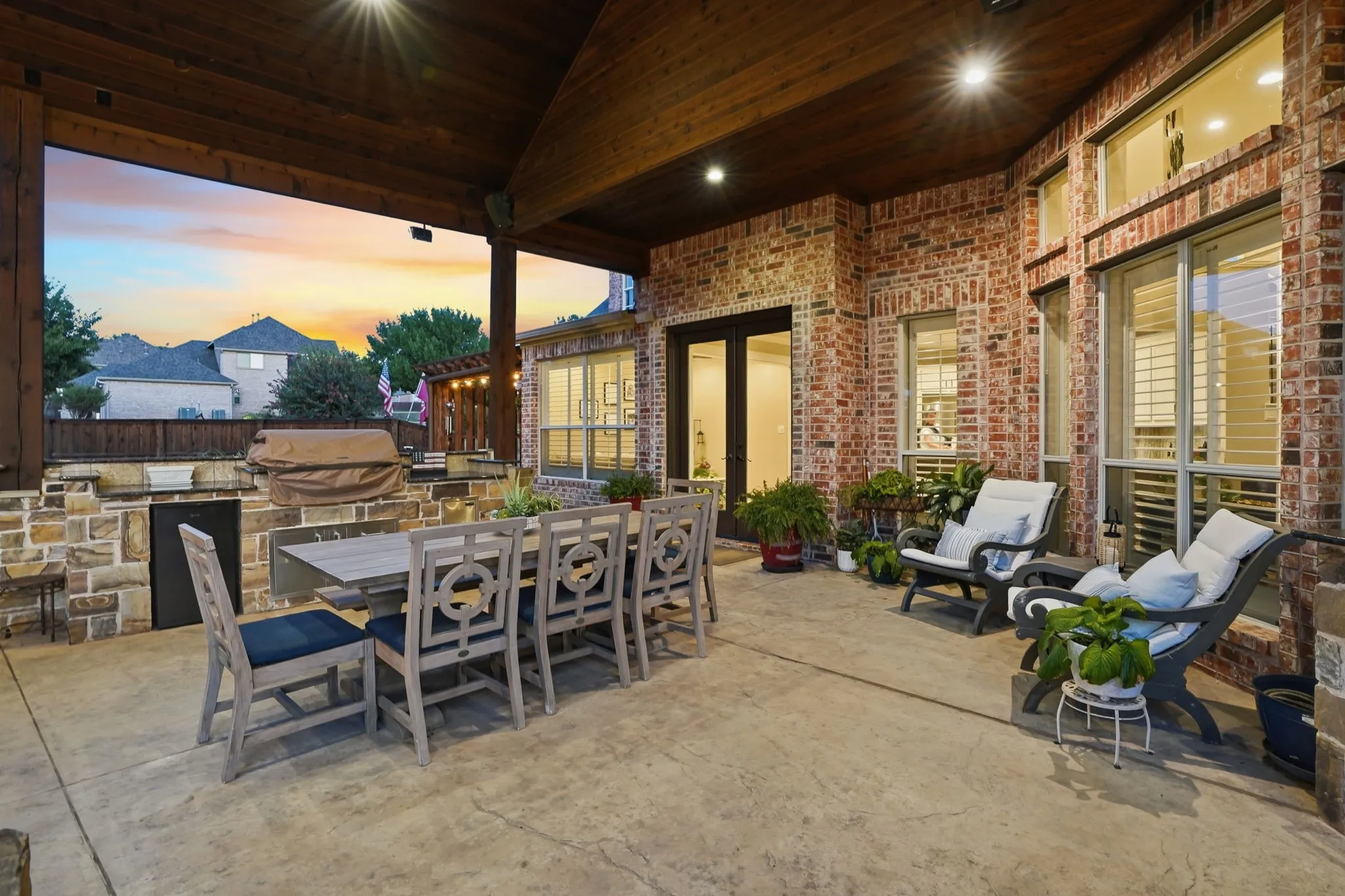 Single Family Residence For Sale in Tarrant County , 809 Weybridge Lane, Keller, Texas 76248, 5 Bedroom, 4 Bathroom, 3 Garage spaces, 4,316 Sqft, built in 2001, mls#21338587, Real Estate Agent in Keller, Homes For Sale in Tarrant county, Homes For Sale in Keller, Realtor in Keller Texas, Real Estate Brokerage Independent Realty Texas, Luminita Cordes Realtor