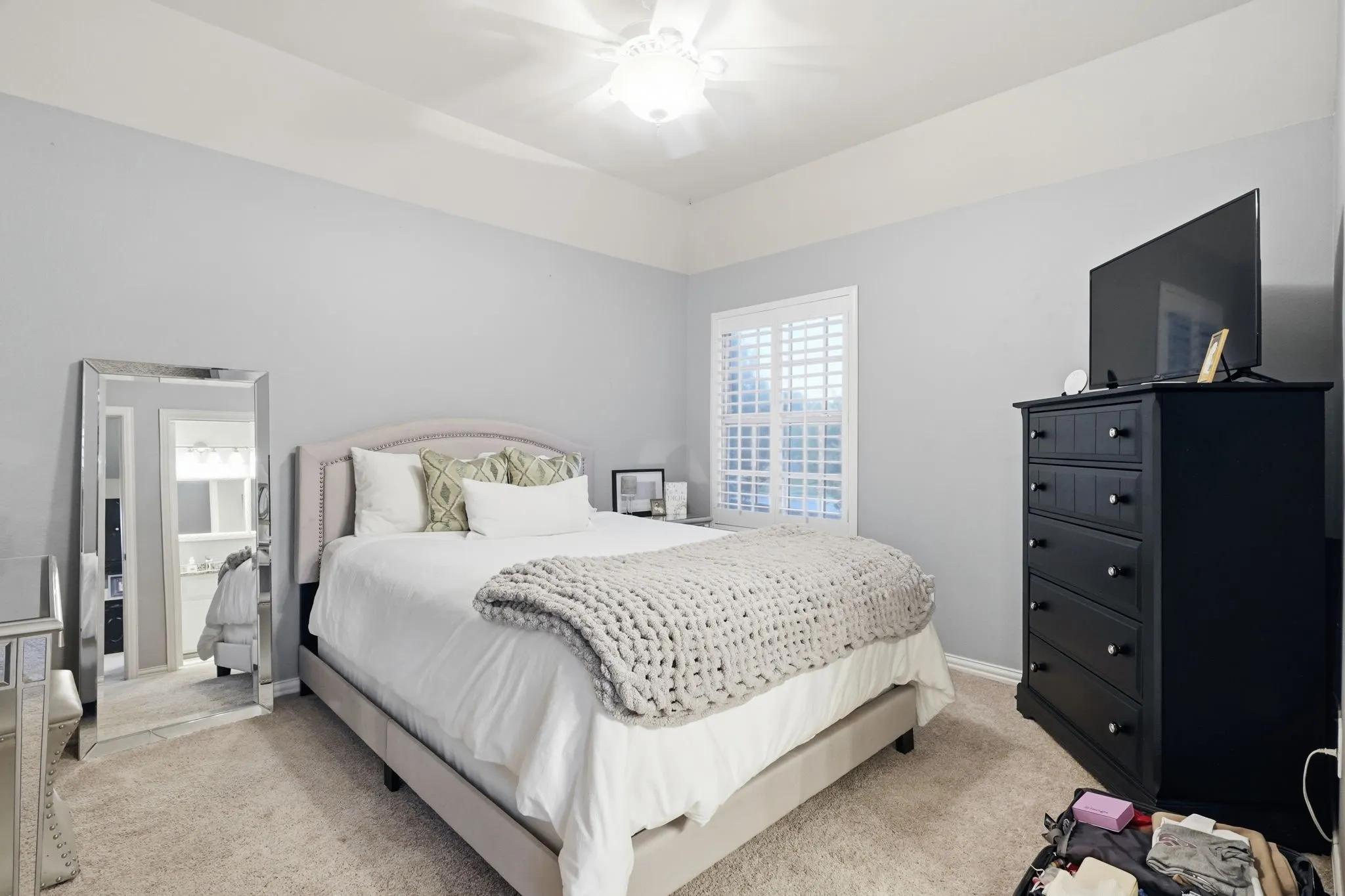 Single Family Residence For Sale in Tarrant County , 809 Weybridge Lane, Keller, Texas 76248, 5 Bedroom, 4 Bathroom, 3 Garage spaces, 4,316 Sqft, built in 2001, mls#21338587, Real Estate Agent in Keller, Homes For Sale in Tarrant county, Homes For Sale in Keller, Realtor in Keller Texas, Real Estate Brokerage Independent Realty Texas, Luminita Cordes Realtor