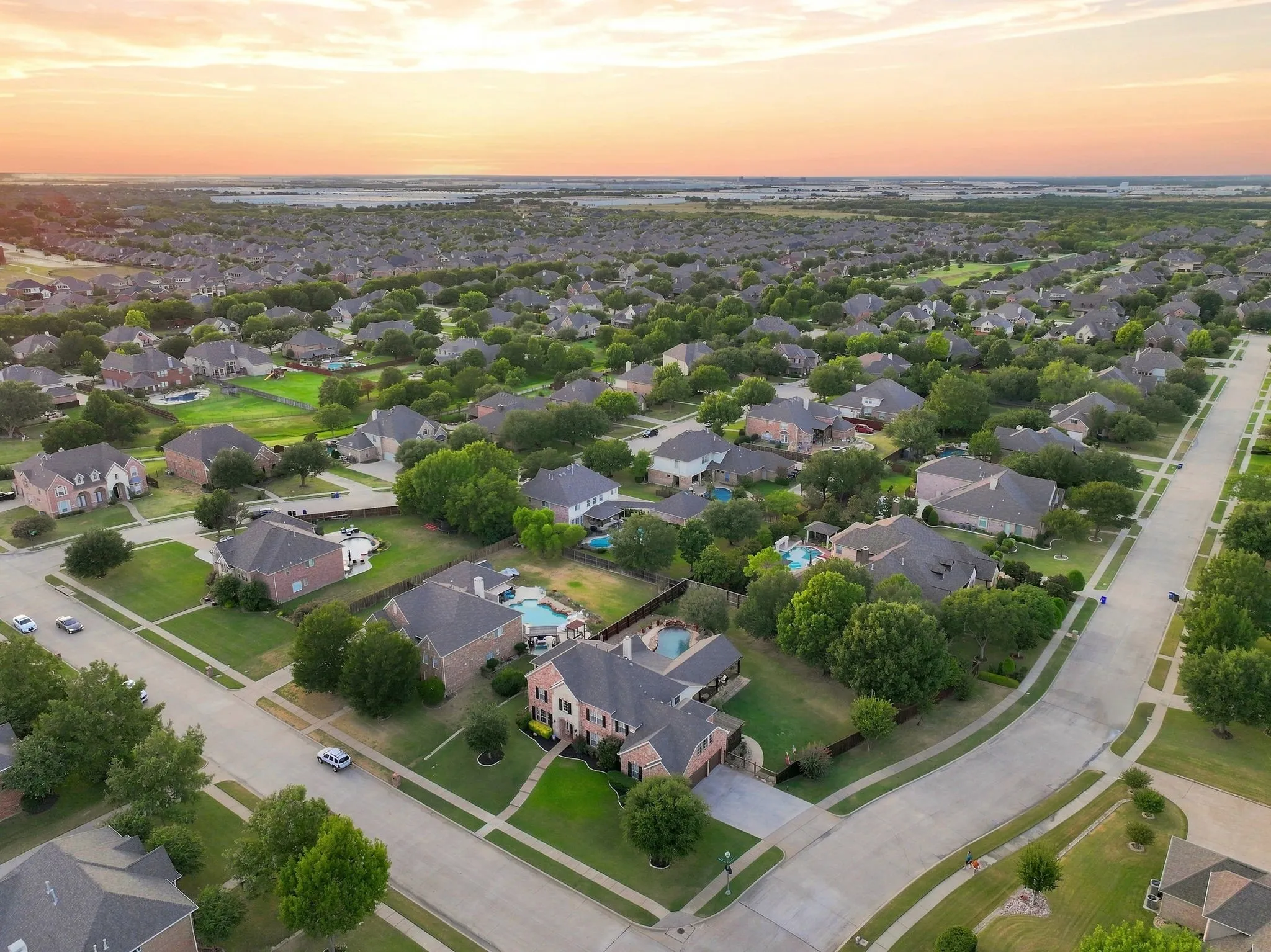 Single Family Residence For Sale in Tarrant County , 809 Weybridge Lane, Keller, Texas 76248, 5 Bedroom, 4 Bathroom, 3 Garage spaces, 4,316 Sqft, built in 2001, mls#21338587, Real Estate Agent in Keller, Homes For Sale in Tarrant county, Homes For Sale in Keller, Realtor in Keller Texas, Real Estate Brokerage Independent Realty Texas, Luminita Cordes Realtor