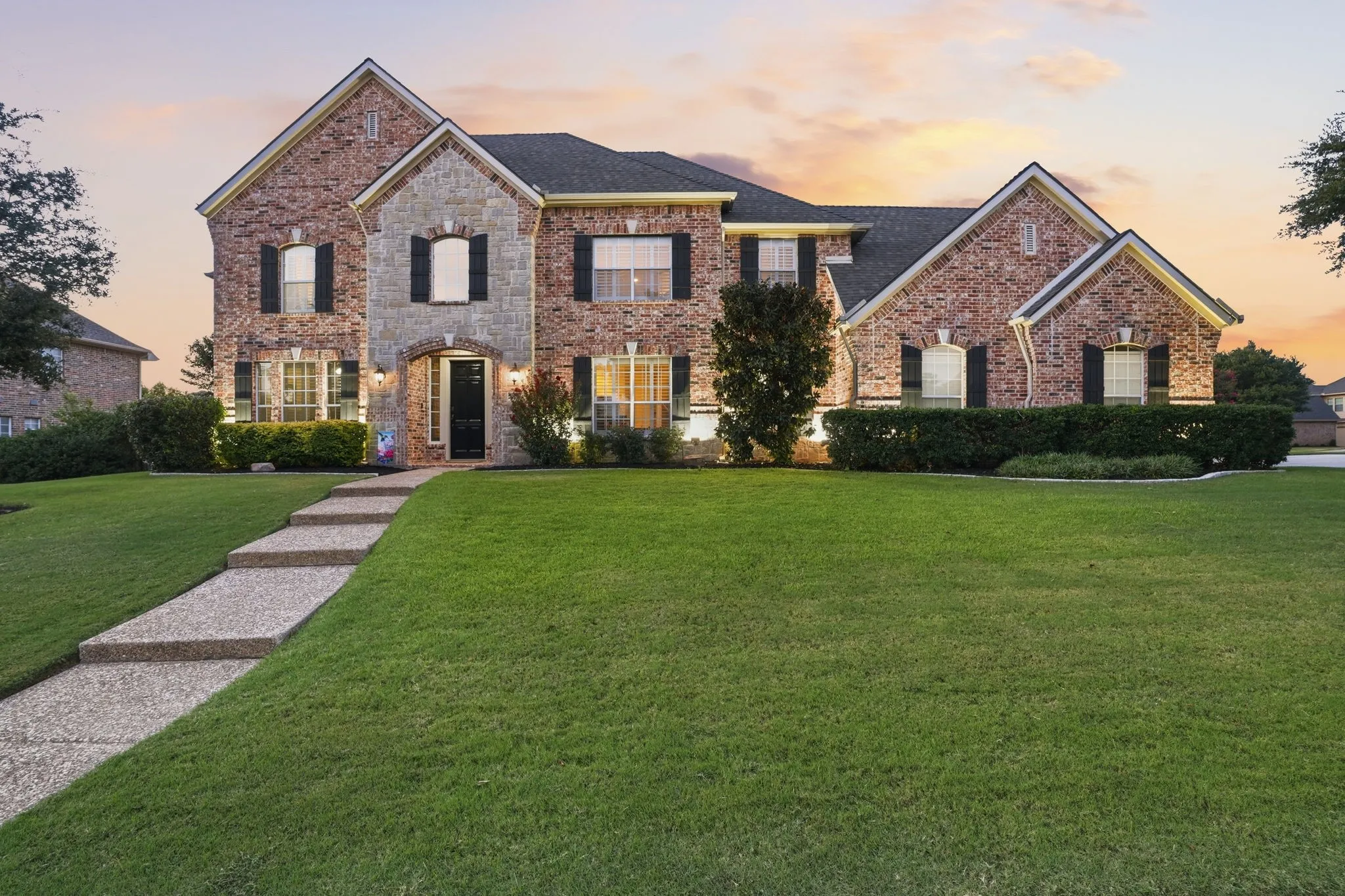 Single Family Residence For Sale in Tarrant County , 809 Weybridge Lane, Keller, Texas 76248, 5 Bedroom, 4 Bathroom, 3 Garage spaces, 4,316 Sqft, built in 2001, mls#21338587, Real Estate Agent in Keller, Homes For Sale in Tarrant county, Homes For Sale in Keller, Realtor in Keller Texas, Real Estate Brokerage Independent Realty Texas, Luminita Cordes Realtor