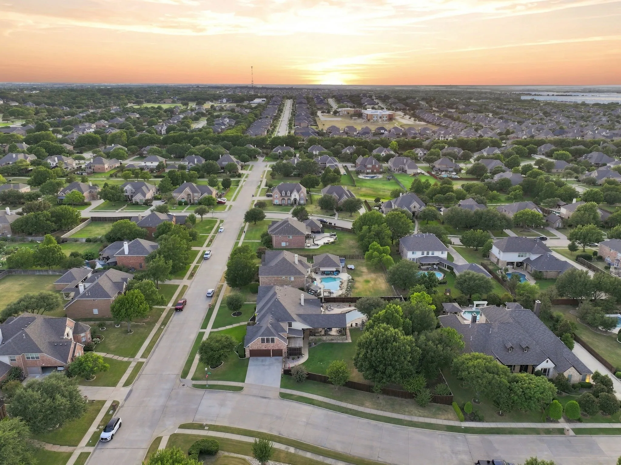 Single Family Residence For Sale in Tarrant County , 809 Weybridge Lane, Keller, Texas 76248, 5 Bedroom, 4 Bathroom, 3 Garage spaces, 4,316 Sqft, built in 2001, mls#21338587, Real Estate Agent in Keller, Homes For Sale in Tarrant county, Homes For Sale in Keller, Realtor in Keller Texas, Real Estate Brokerage Independent Realty Texas, Luminita Cordes Realtor