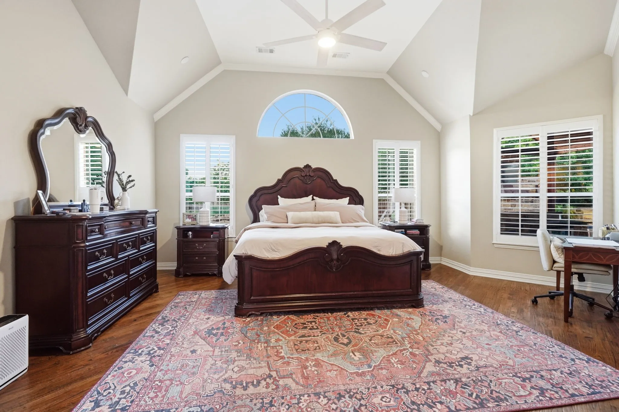 Single Family Residence For Sale in Tarrant County , 809 Weybridge Lane, Keller, Texas 76248, 5 Bedroom, 4 Bathroom, 3 Garage spaces, 4,316 Sqft, built in 2001, mls#21338587, Real Estate Agent in Keller, Homes For Sale in Tarrant county, Homes For Sale in Keller, Realtor in Keller Texas, Real Estate Brokerage Independent Realty Texas, Luminita Cordes Realtor