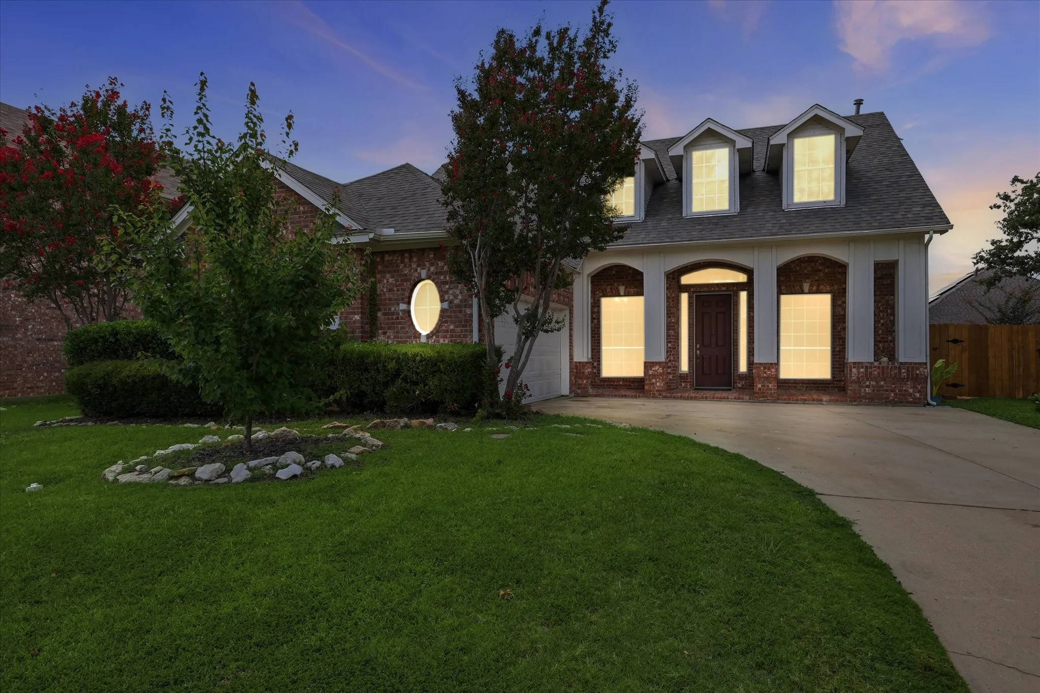 Single Family Residence For Sale in Denton County , 3317 Brampton Drive, Corinth, Texas 76210, 4 Bedroom, 4 Bathroom, 2 Garage spaces, 2,860 Sqft, built in 1999, mls#21355698, Real Estate Agent in Corinth, Homes For Sale in Denton county, Homes For Sale in Corinth, Realtor in Corinth Texas, Real Estate Brokerage Independent Realty Texas, Luminita Cordes Realtor