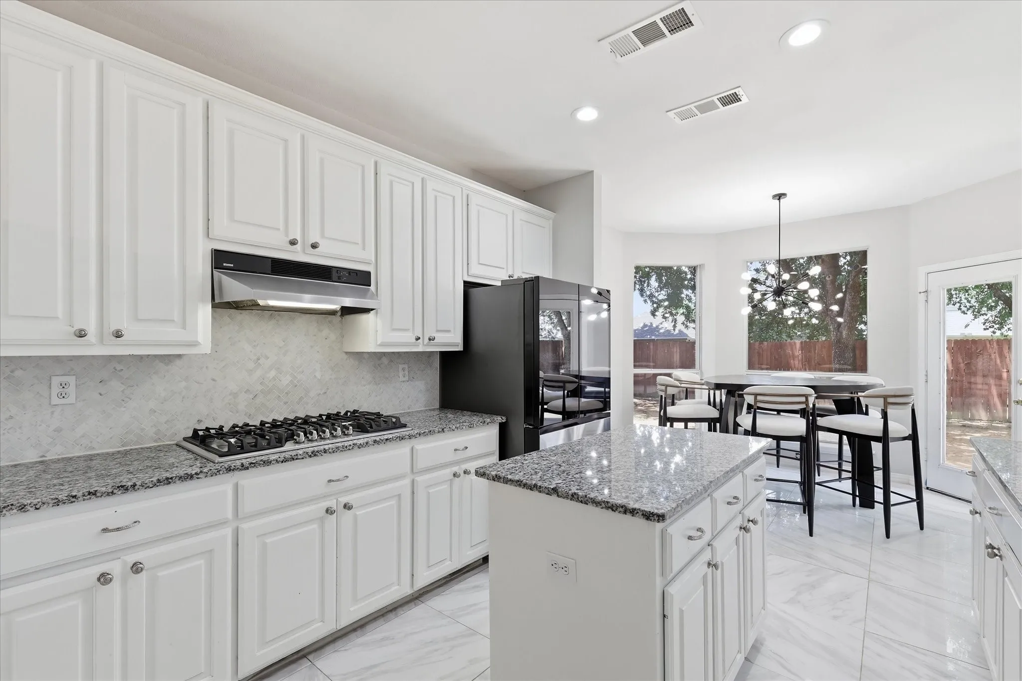 Single Family Residence For Sale in Denton County , 3317 Brampton Drive, Corinth, Texas 76210, 4 Bedroom, 4 Bathroom, 2 Garage spaces, 2,860 Sqft, built in 1999, mls#21355698, Real Estate Agent in Corinth, Homes For Sale in Denton county, Homes For Sale in Corinth, Realtor in Corinth Texas, Real Estate Brokerage Independent Realty Texas, Luminita Cordes Realtor
