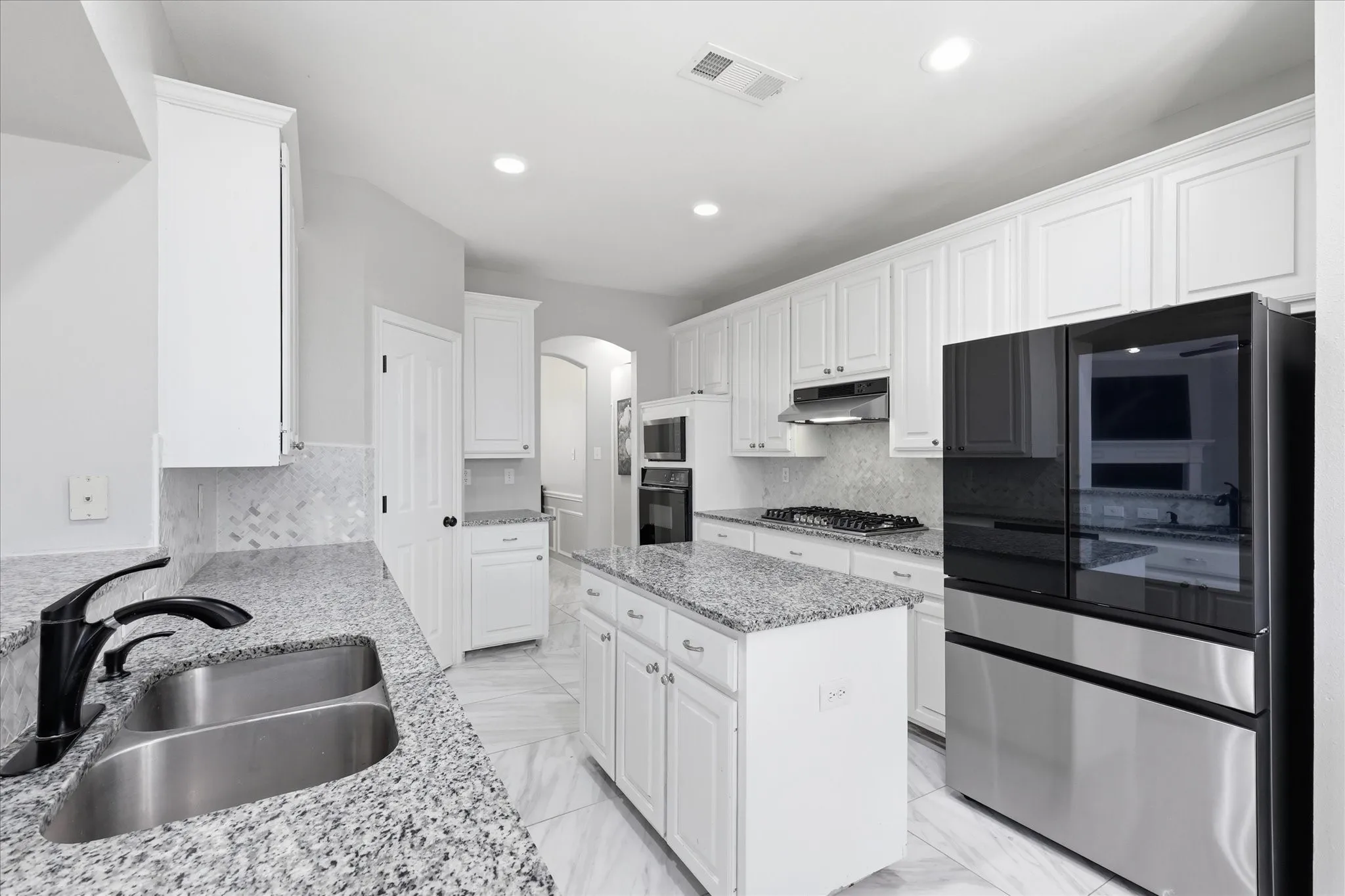 Single Family Residence For Sale in Denton County , 3317 Brampton Drive, Corinth, Texas 76210, 4 Bedroom, 4 Bathroom, 2 Garage spaces, 2,860 Sqft, built in 1999, mls#21355698, Real Estate Agent in Corinth, Homes For Sale in Denton county, Homes For Sale in Corinth, Realtor in Corinth Texas, Real Estate Brokerage Independent Realty Texas, Luminita Cordes Realtor