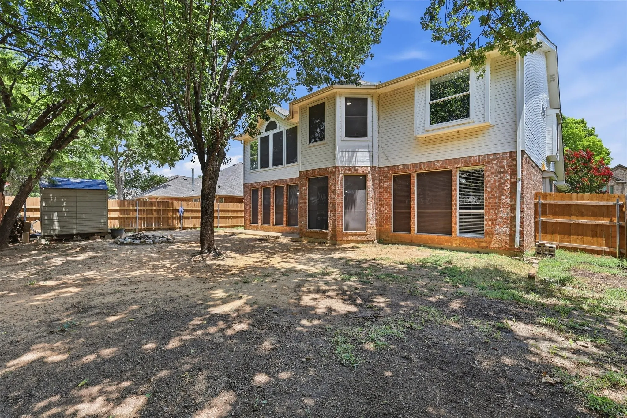 Single Family Residence For Sale in Denton County , 3317 Brampton Drive, Corinth, Texas 76210, 4 Bedroom, 4 Bathroom, 2 Garage spaces, 2,860 Sqft, built in 1999, mls#21355698, Real Estate Agent in Corinth, Homes For Sale in Denton county, Homes For Sale in Corinth, Realtor in Corinth Texas, Real Estate Brokerage Independent Realty Texas, Luminita Cordes Realtor