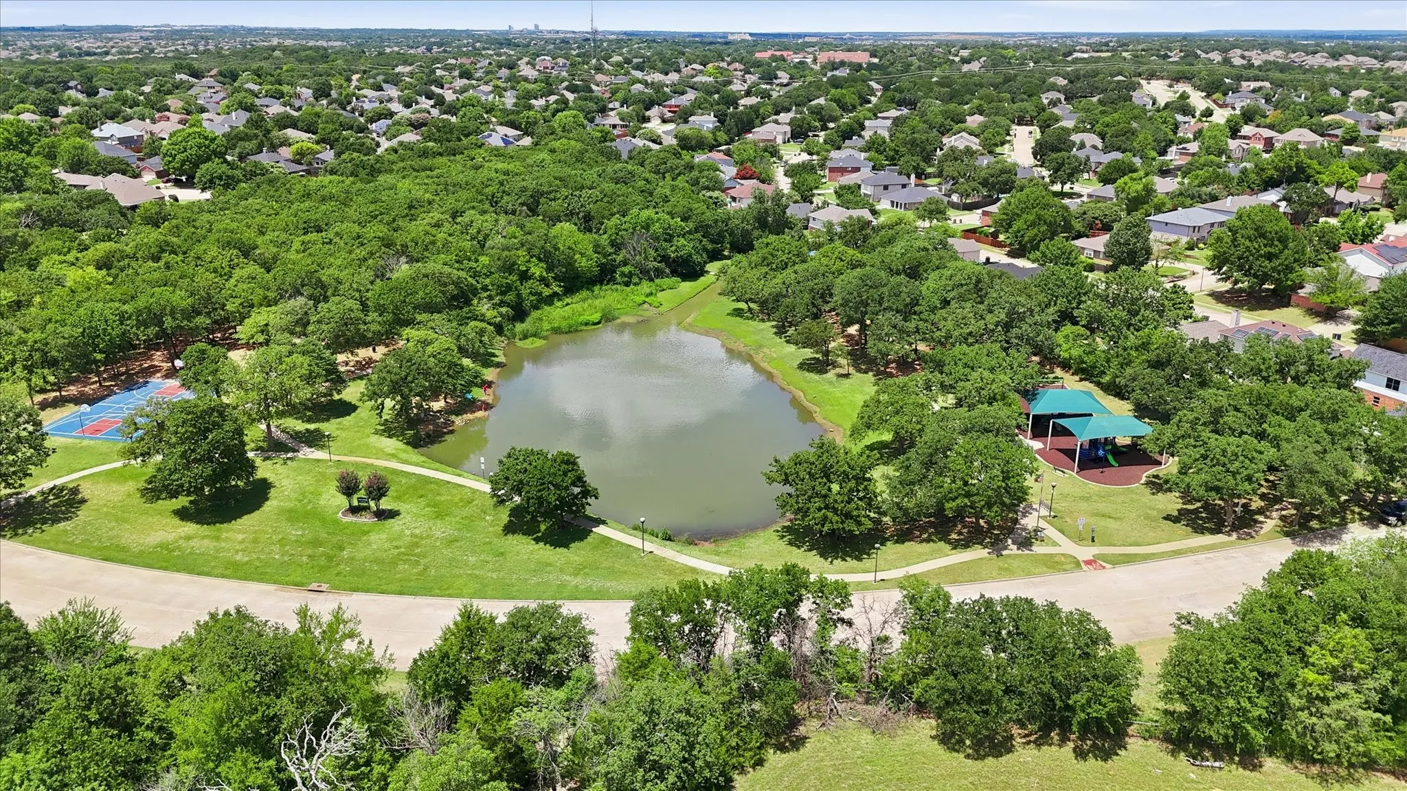 Single Family Residence For Sale in Denton County , 3317 Brampton Drive, Corinth, Texas 76210, 4 Bedroom, 4 Bathroom, 2 Garage spaces, 2,860 Sqft, built in 1999, mls#21355698, Real Estate Agent in Corinth, Homes For Sale in Denton county, Homes For Sale in Corinth, Realtor in Corinth Texas, Real Estate Brokerage Independent Realty Texas, Luminita Cordes Realtor