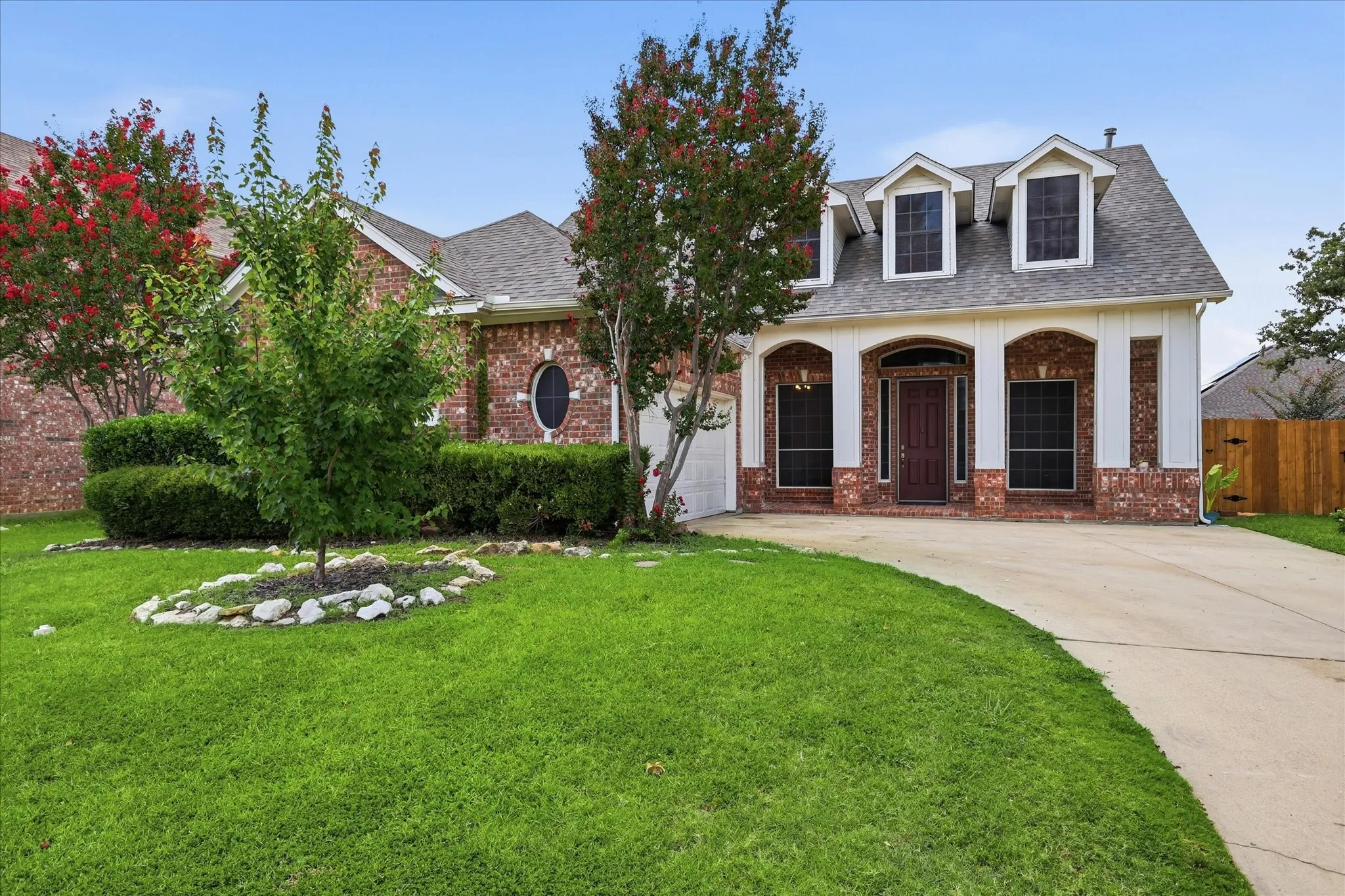 Single Family Residence For Sale in Denton County , 3317 Brampton Drive, Corinth, Texas 76210, 4 Bedroom, 4 Bathroom, 2 Garage spaces, 2,860 Sqft, built in 1999, mls#21355698, Real Estate Agent in Corinth, Homes For Sale in Denton county, Homes For Sale in Corinth, Realtor in Corinth Texas, Real Estate Brokerage Independent Realty Texas, Luminita Cordes Realtor