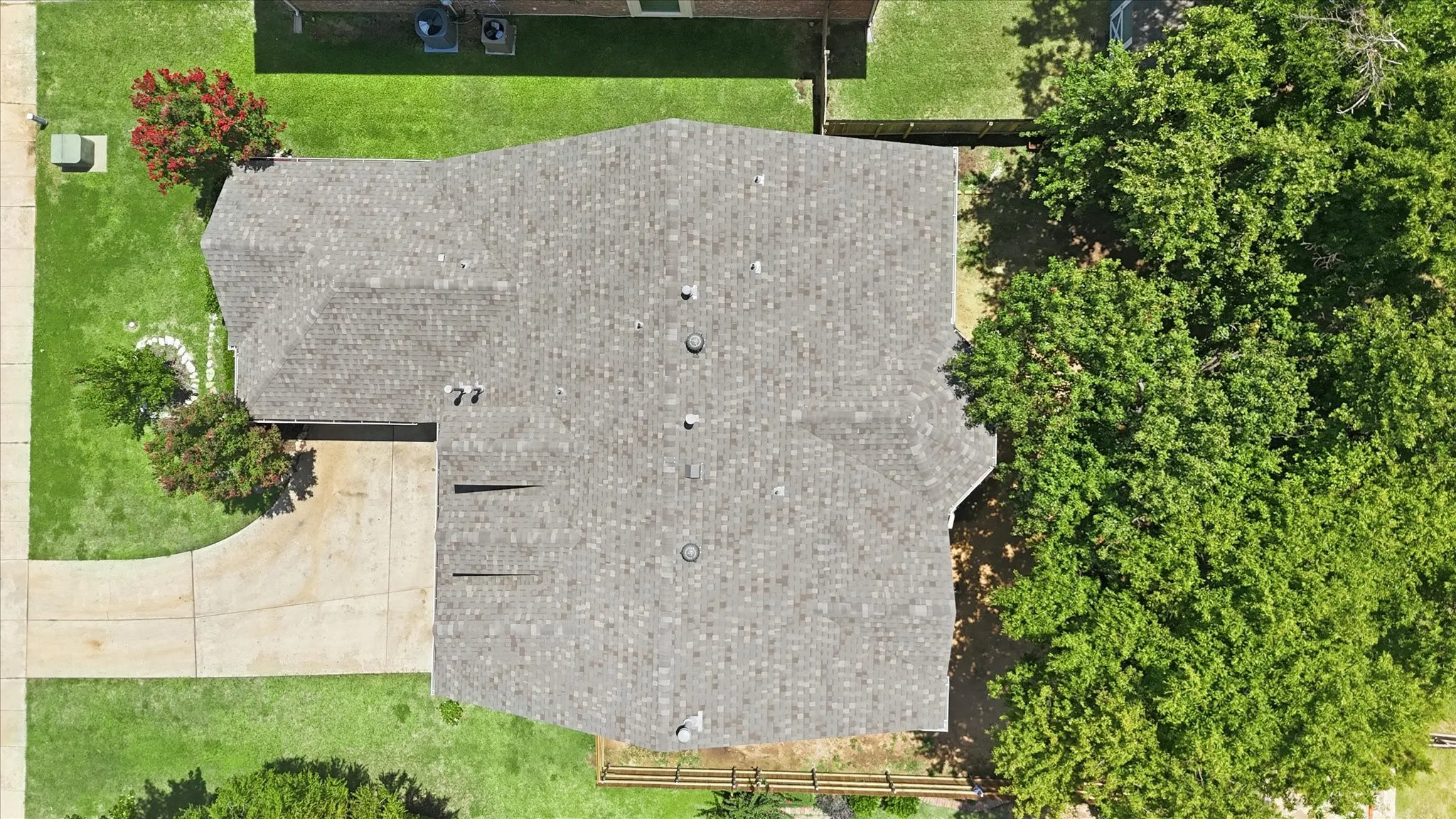 Single Family Residence For Sale in Denton County , 3317 Brampton Drive, Corinth, Texas 76210, 4 Bedroom, 4 Bathroom, 2 Garage spaces, 2,860 Sqft, built in 1999, mls#21355698, Real Estate Agent in Corinth, Homes For Sale in Denton county, Homes For Sale in Corinth, Realtor in Corinth Texas, Real Estate Brokerage Independent Realty Texas, Luminita Cordes Realtor