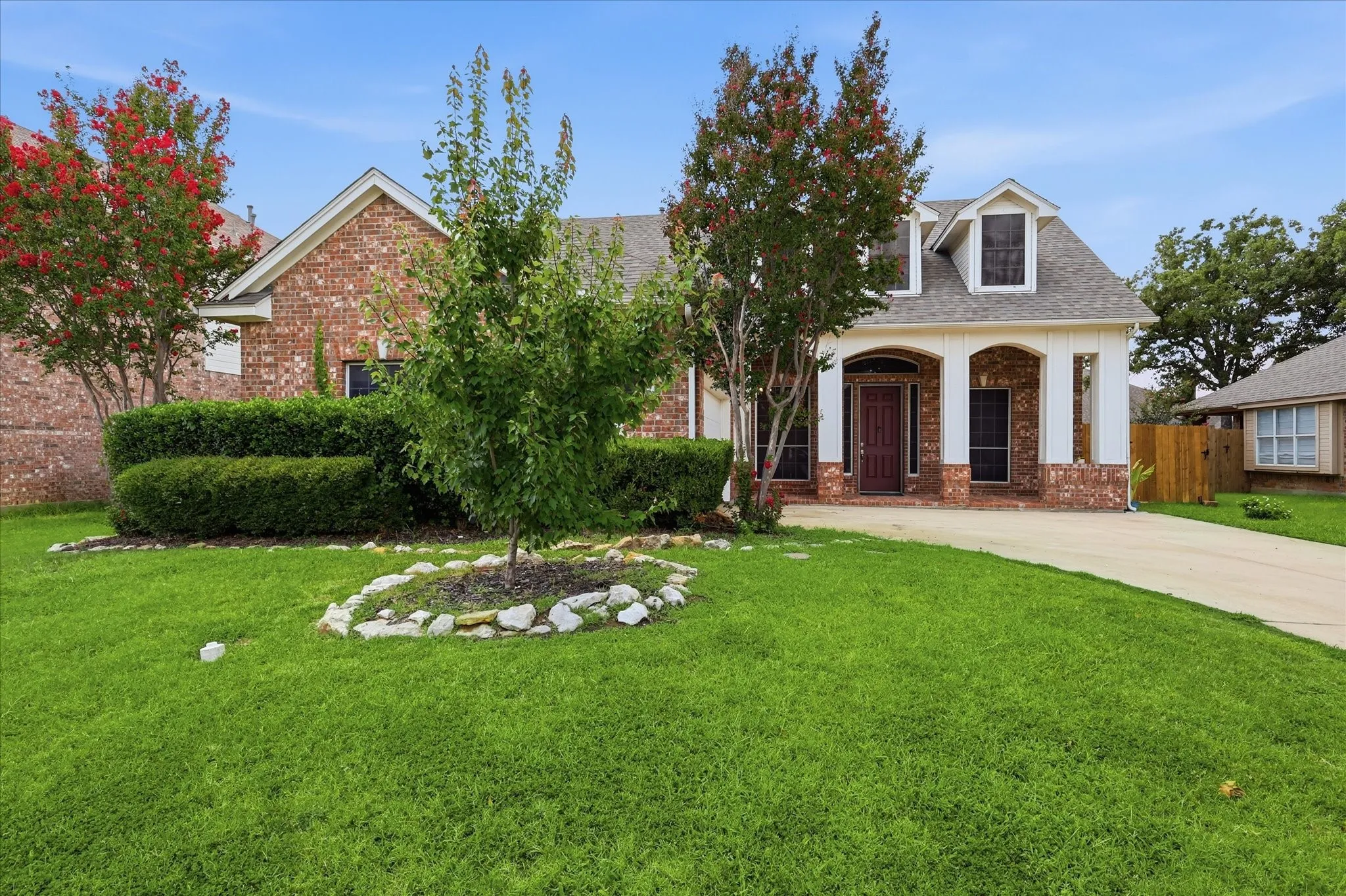 Single Family Residence For Sale in Denton County , 3317 Brampton Drive, Corinth, Texas 76210, 4 Bedroom, 4 Bathroom, 2 Garage spaces, 2,860 Sqft, built in 1999, mls#21355698, Real Estate Agent in Corinth, Homes For Sale in Denton county, Homes For Sale in Corinth, Realtor in Corinth Texas, Real Estate Brokerage Independent Realty Texas, Luminita Cordes Realtor