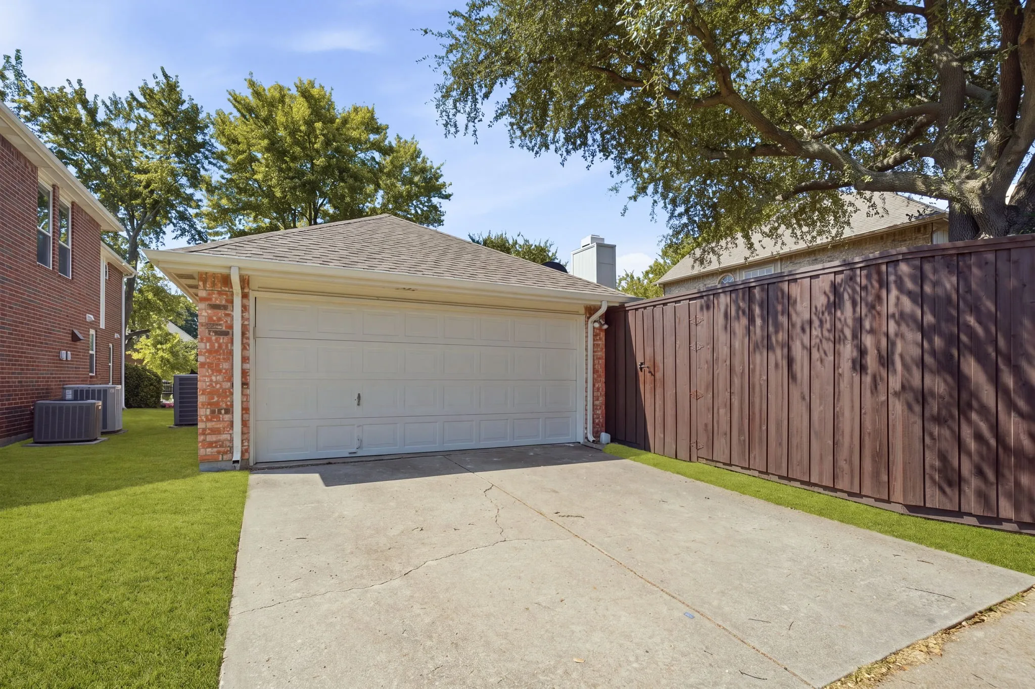 Single Family Residence For Sale in Collin County , 10708 Jackson Lane, Frisco, Texas 75035, 4 Bedroom, 2 Bathroom, 2 Garage spaces, 1,693 Sqft, built in 1993, mls#21356843, Real Estate Agent in Frisco, Homes For Sale in Collin county, Homes For Sale in Frisco, Realtor in Frisco Texas, Real Estate Brokerage Independent Realty Texas, Luminita Cordes Realtor
