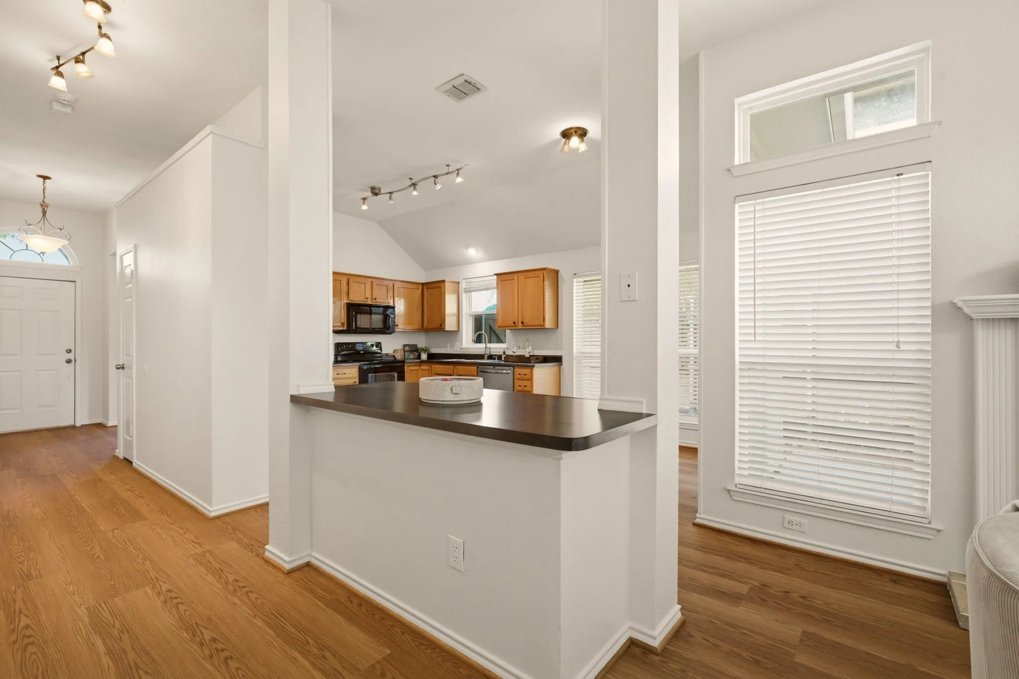 Single Family Residence For Sale in Collin County , 10708 Jackson Lane, Frisco, Texas 75035, 4 Bedroom, 2 Bathroom, 2 Garage spaces, 1,693 Sqft, built in 1993, mls#21356843, Real Estate Agent in Frisco, Homes For Sale in Collin county, Homes For Sale in Frisco, Realtor in Frisco Texas, Real Estate Brokerage Independent Realty Texas, Luminita Cordes Realtor