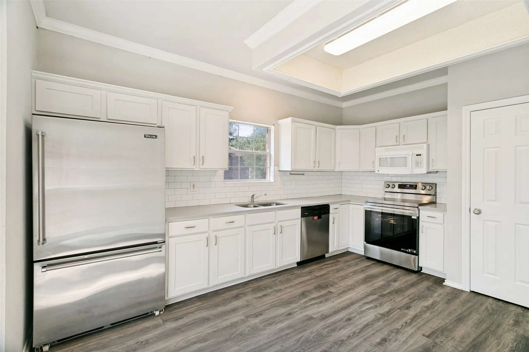 Single Family Residence For Sale in Tarrant County , 7413 Bear Lake Drive, Fort Worth, Texas 76137, 4 Bedroom, 3 Bathroom, 2 Garage spaces, 1,987 Sqft, built in 1991, mls#21356119, Real Estate Agent in Fort Worth, Homes For Sale in Tarrant county, Homes For Sale in Fort Worth, Realtor in Fort Worth Texas, Real Estate Brokerage Independent Realty Texas, Luminita Cordes Realtor
