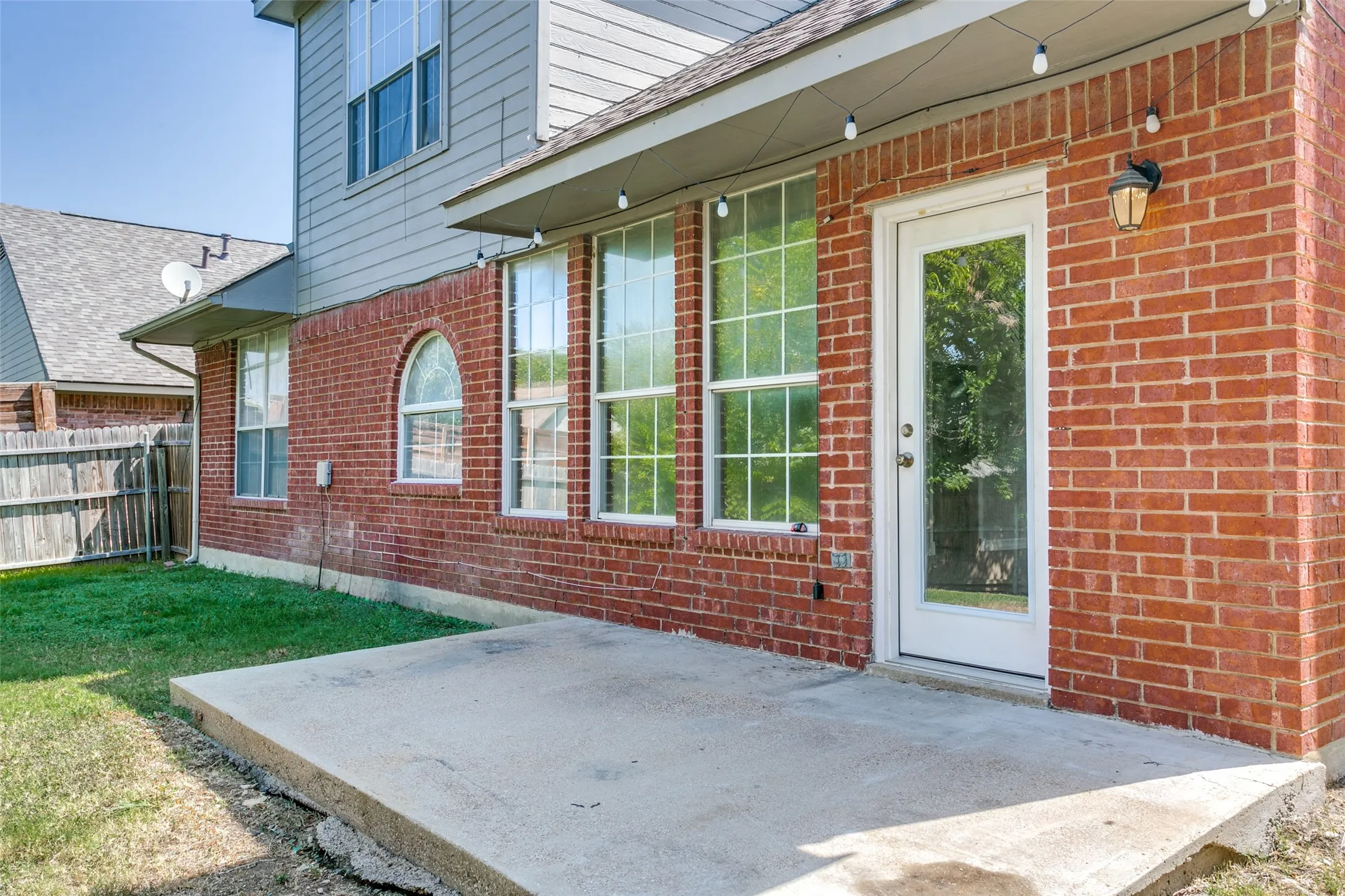 Single Family Residence For Sale in Tarrant County , 7413 Bear Lake Drive, Fort Worth, Texas 76137, 4 Bedroom, 3 Bathroom, 2 Garage spaces, 1,987 Sqft, built in 1991, mls#21356119, Real Estate Agent in Fort Worth, Homes For Sale in Tarrant county, Homes For Sale in Fort Worth, Realtor in Fort Worth Texas, Real Estate Brokerage Independent Realty Texas, Luminita Cordes Realtor
