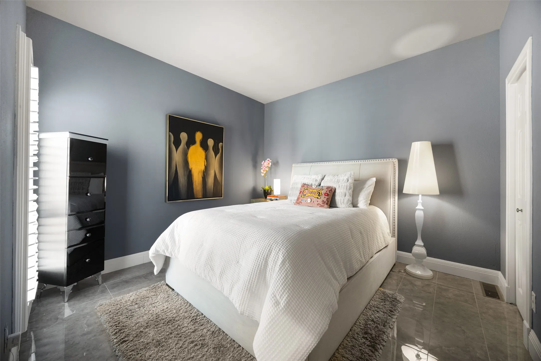 Condominium For Sale in Dallas County , 4114 Wycliff Avenue 6, Dallas, Texas 75219, 2 Bedroom, 2 Bathroom, 2 Garage spaces, 1,204 Sqft, built in 1984, mls#21354118, Real Estate Agent in Dallas, Homes For Sale in Dallas county, Homes For Sale in Dallas, Realtor in Dallas Texas, Real Estate Brokerage Independent Realty Texas, Luminita Cordes Realtor