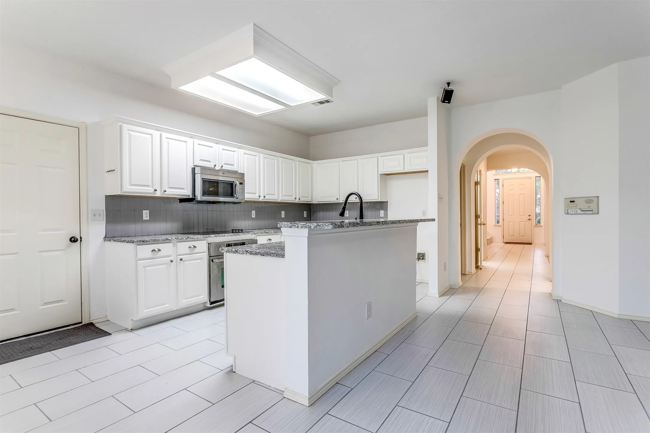 Single Family Residence For Rent in Collin County , 204 Forest Lane, Murphy, Texas 75094, 4 Bedroom, 3 Bathroom, 3 Garage spaces, 3,019 Sqft, built in 1996, mls#21354674, Real Estate Agent in Murphy, Homes For Rent in Collin county, Homes For Rent in Murphy, Realtor in Murphy Texas, Real Estate Brokerage Independent Realty Texas, Luminita Cordes Realtor