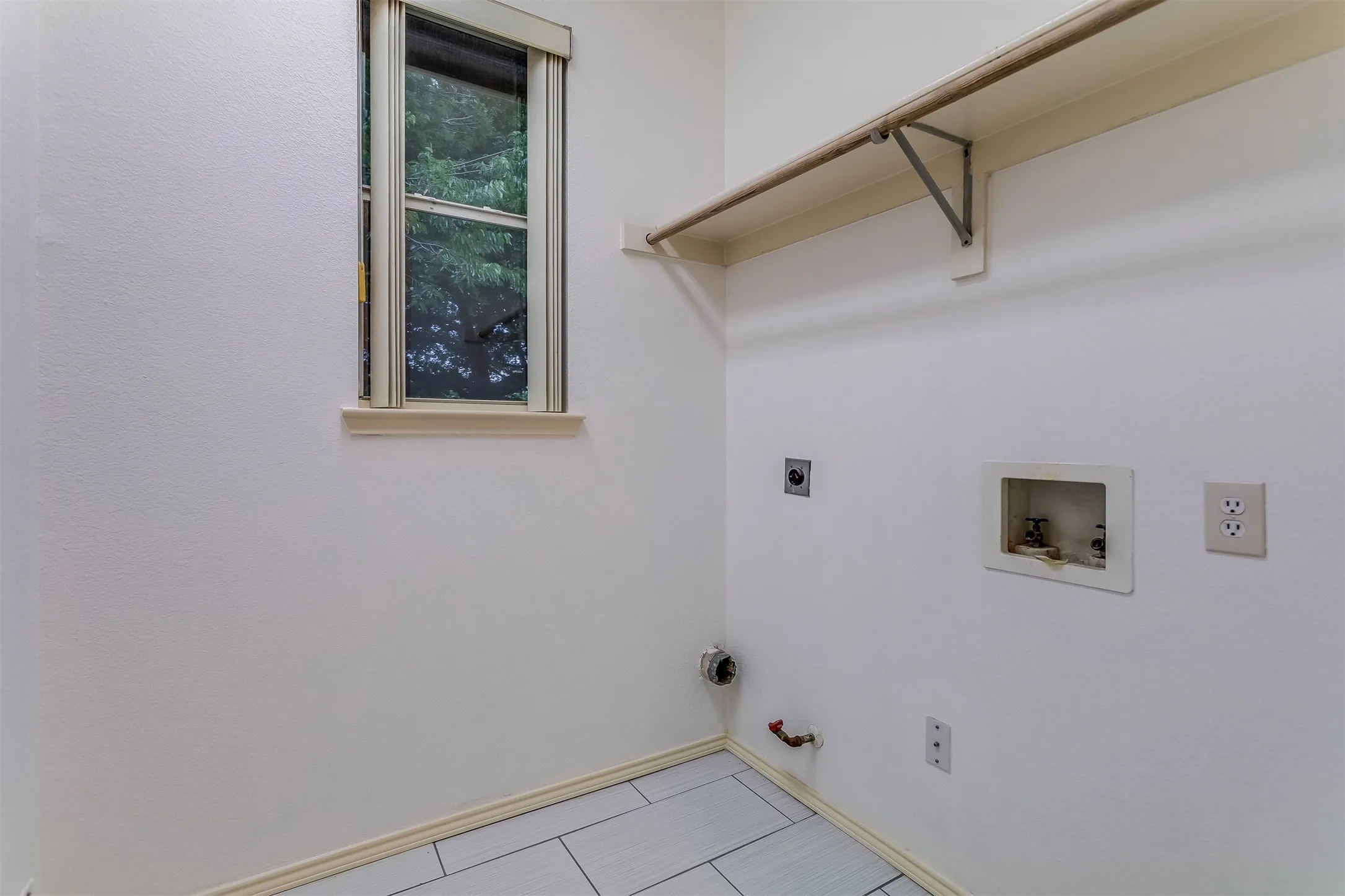 Single Family Residence For Rent in Collin County , 204 Forest Lane, Murphy, Texas 75094, 4 Bedroom, 3 Bathroom, 3 Garage spaces, 3,019 Sqft, built in 1996, mls#21354674, Real Estate Agent in Murphy, Homes For Rent in Collin county, Homes For Rent in Murphy, Realtor in Murphy Texas, Real Estate Brokerage Independent Realty Texas, Luminita Cordes Realtor