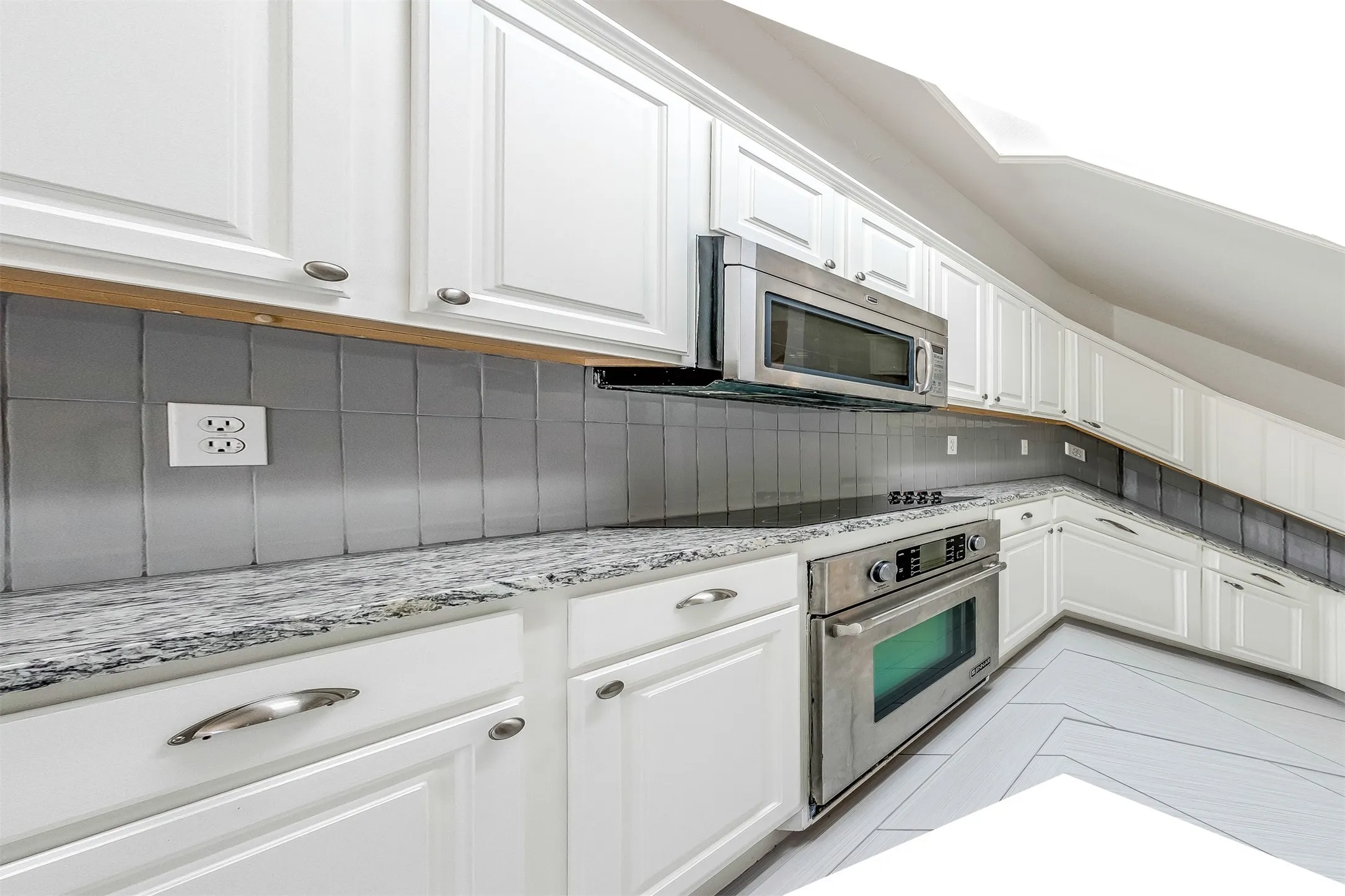 Single Family Residence For Rent in Collin County , 204 Forest Lane, Murphy, Texas 75094, 4 Bedroom, 3 Bathroom, 3 Garage spaces, 3,019 Sqft, built in 1996, mls#21354674, Real Estate Agent in Murphy, Homes For Rent in Collin county, Homes For Rent in Murphy, Realtor in Murphy Texas, Real Estate Brokerage Independent Realty Texas, Luminita Cordes Realtor