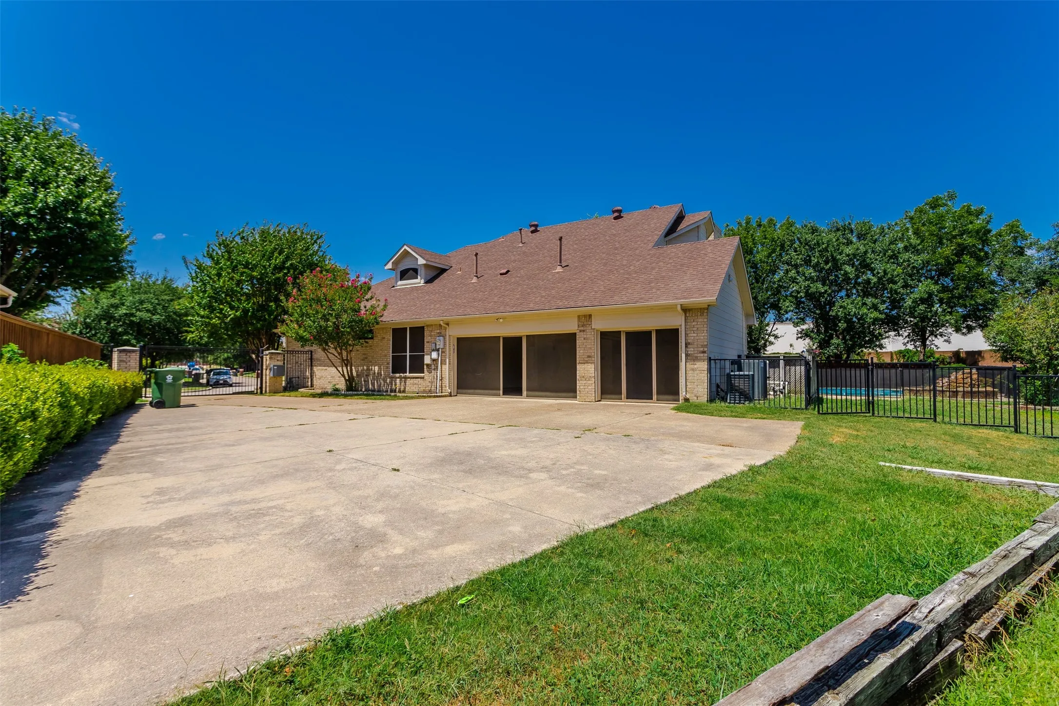 Single Family Residence For Rent in Collin County , 204 Forest Lane, Murphy, Texas 75094, 4 Bedroom, 3 Bathroom, 3 Garage spaces, 3,019 Sqft, built in 1996, mls#21354674, Real Estate Agent in Murphy, Homes For Rent in Collin county, Homes For Rent in Murphy, Realtor in Murphy Texas, Real Estate Brokerage Independent Realty Texas, Luminita Cordes Realtor