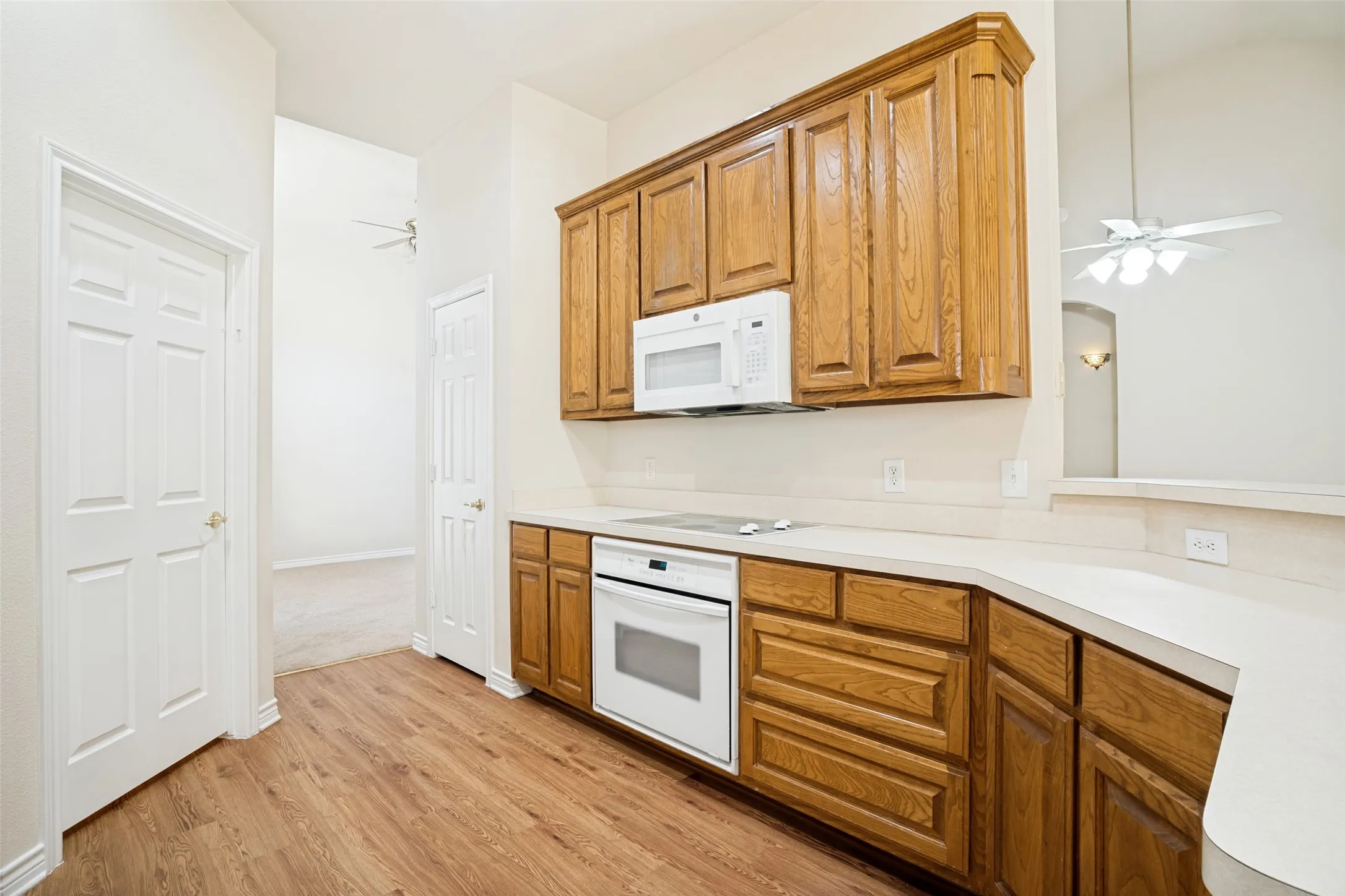 Single Family Residence For Sale in Denton County , 110 Blue Bonnet Circle, Justin, Texas 76247, 3 Bedroom, 2 Bathroom, 2 Garage spaces, 1,887 Sqft, built in 2000, mls#21357644, Real Estate Agent in Justin, Homes For Sale in Denton county, Homes For Sale in Justin, Realtor in Justin Texas, Real Estate Brokerage Independent Realty Texas, Luminita Cordes Realtor