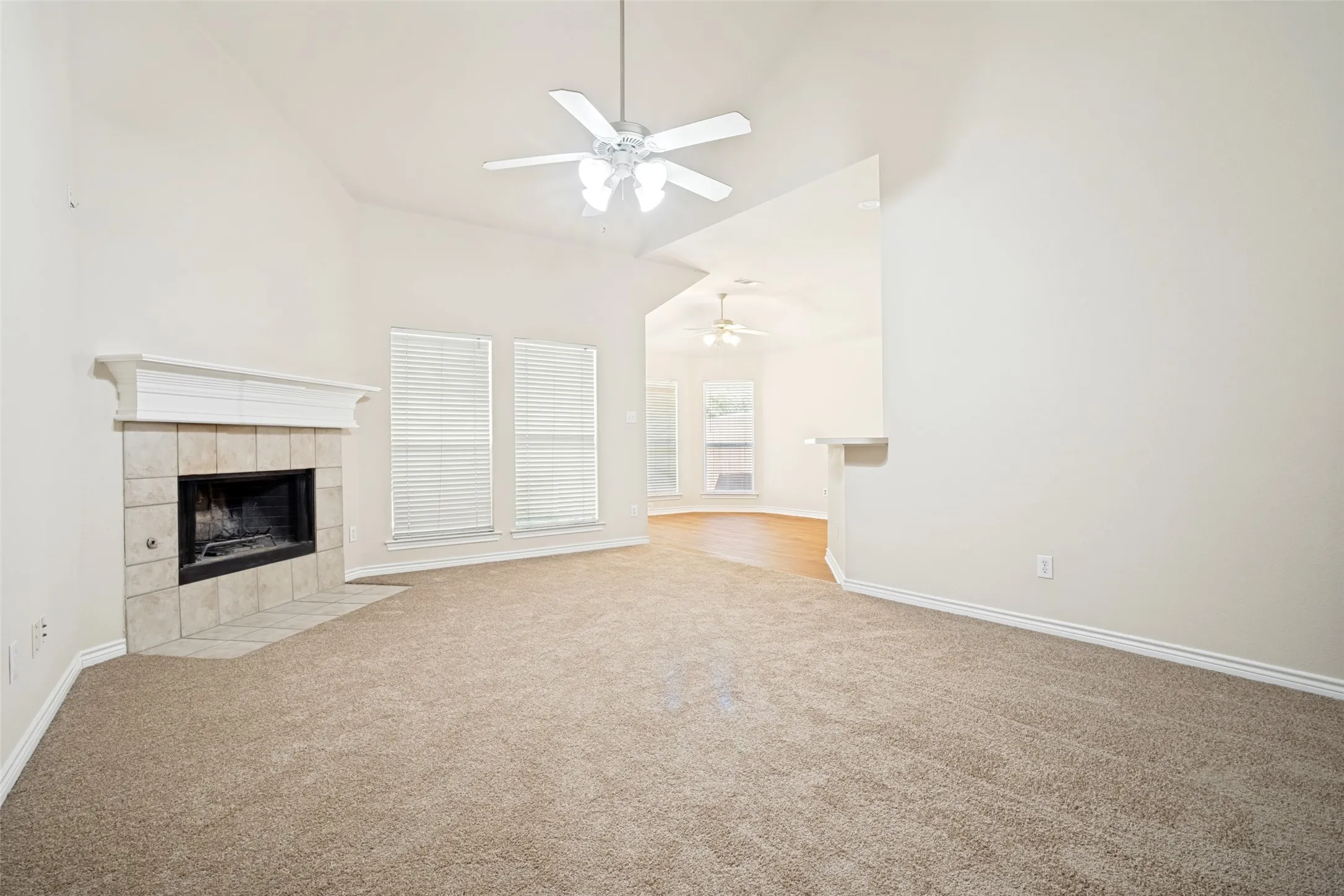 Single Family Residence For Sale in Denton County , 110 Blue Bonnet Circle, Justin, Texas 76247, 3 Bedroom, 2 Bathroom, 2 Garage spaces, 1,887 Sqft, built in 2000, mls#21357644, Real Estate Agent in Justin, Homes For Sale in Denton county, Homes For Sale in Justin, Realtor in Justin Texas, Real Estate Brokerage Independent Realty Texas, Luminita Cordes Realtor