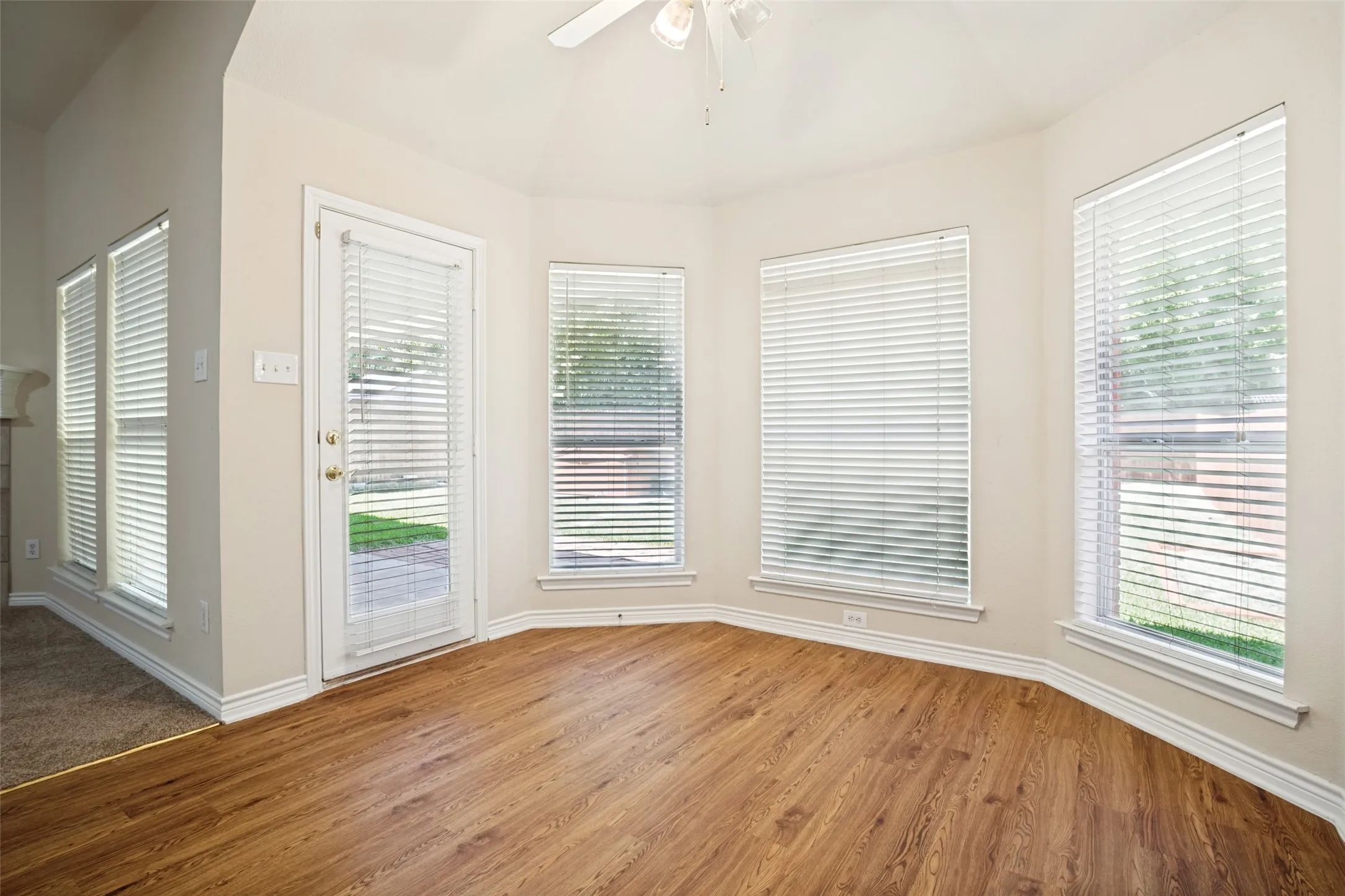 Single Family Residence For Sale in Denton County , 110 Blue Bonnet Circle, Justin, Texas 76247, 3 Bedroom, 2 Bathroom, 2 Garage spaces, 1,887 Sqft, built in 2000, mls#21357644, Real Estate Agent in Justin, Homes For Sale in Denton county, Homes For Sale in Justin, Realtor in Justin Texas, Real Estate Brokerage Independent Realty Texas, Luminita Cordes Realtor