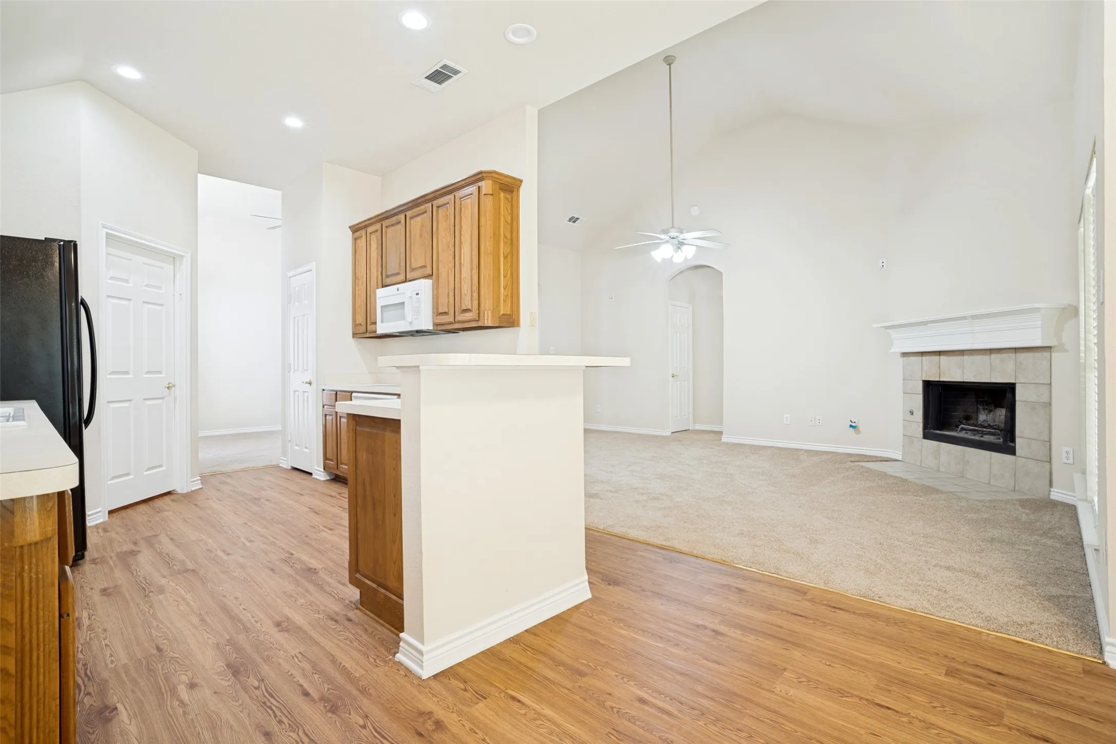 Single Family Residence For Sale in Denton County , 110 Blue Bonnet Circle, Justin, Texas 76247, 3 Bedroom, 2 Bathroom, 2 Garage spaces, 1,887 Sqft, built in 2000, mls#21357644, Real Estate Agent in Justin, Homes For Sale in Denton county, Homes For Sale in Justin, Realtor in Justin Texas, Real Estate Brokerage Independent Realty Texas, Luminita Cordes Realtor