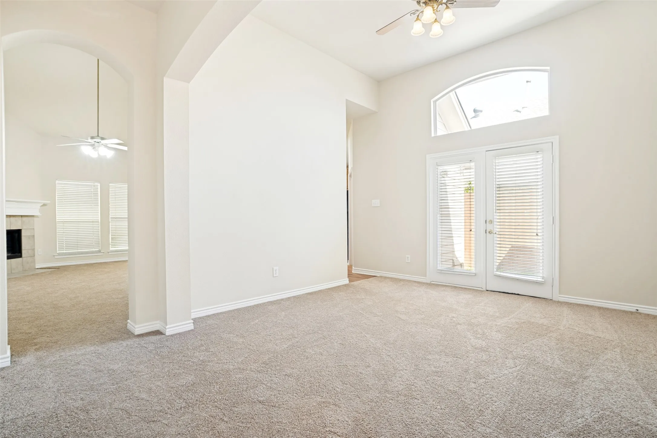 Single Family Residence For Sale in Denton County , 110 Blue Bonnet Circle, Justin, Texas 76247, 3 Bedroom, 2 Bathroom, 2 Garage spaces, 1,887 Sqft, built in 2000, mls#21357644, Real Estate Agent in Justin, Homes For Sale in Denton county, Homes For Sale in Justin, Realtor in Justin Texas, Real Estate Brokerage Independent Realty Texas, Luminita Cordes Realtor