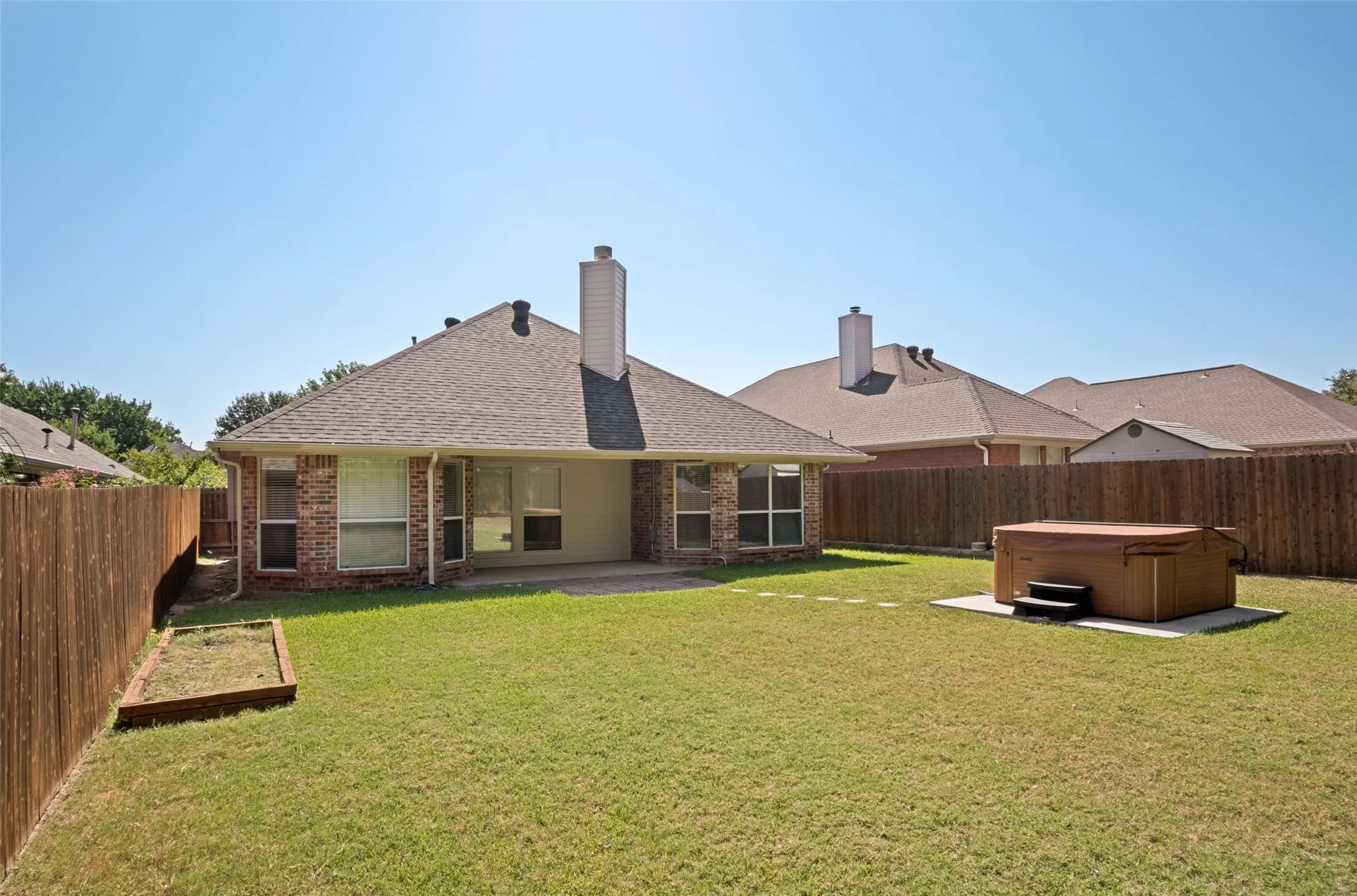 Single Family Residence For Sale in Denton County , 110 Blue Bonnet Circle, Justin, Texas 76247, 3 Bedroom, 2 Bathroom, 2 Garage spaces, 1,887 Sqft, built in 2000, mls#21357644, Real Estate Agent in Justin, Homes For Sale in Denton county, Homes For Sale in Justin, Realtor in Justin Texas, Real Estate Brokerage Independent Realty Texas, Luminita Cordes Realtor