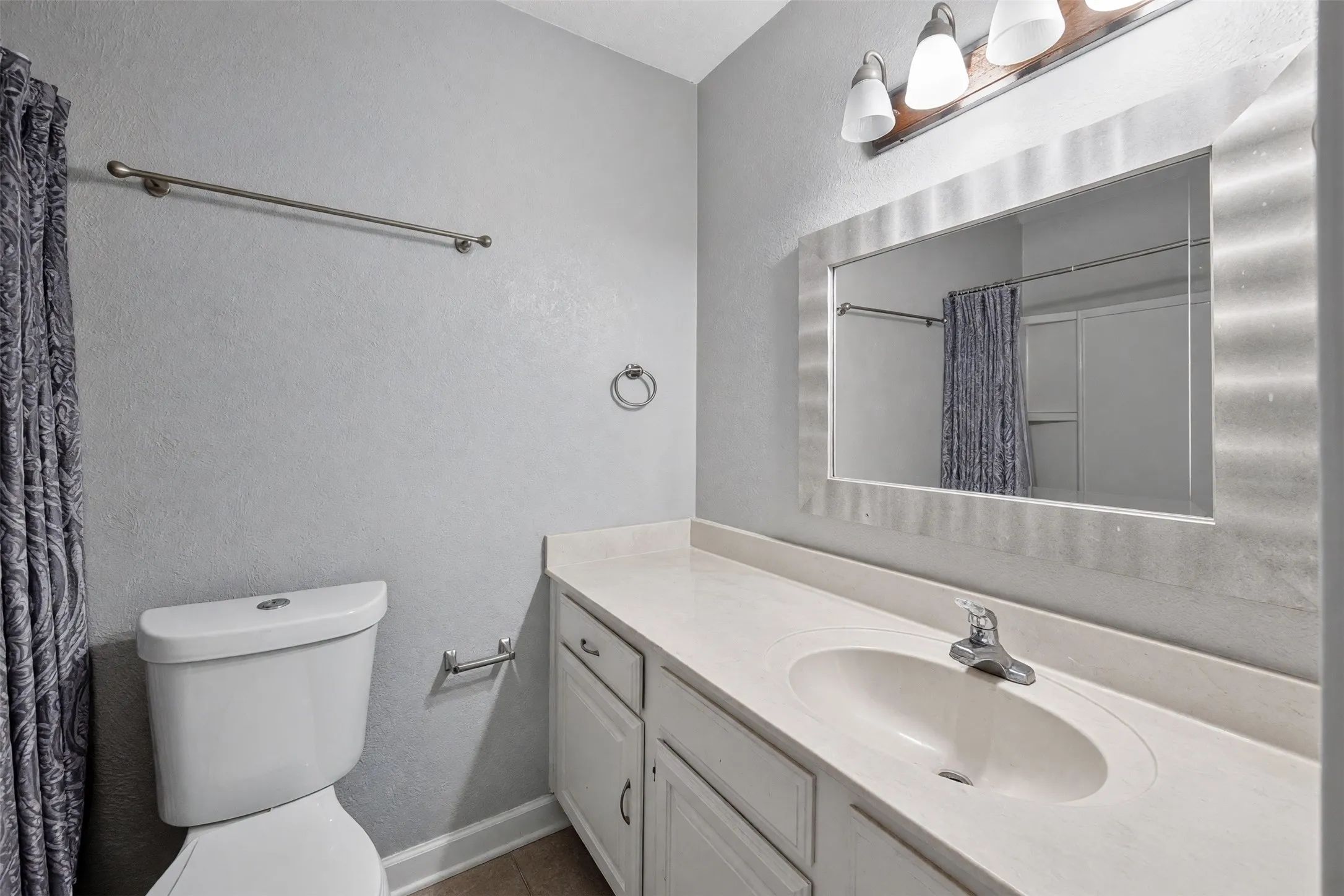 Condominium For Sale in Dallas County , 2632 Piedras, Irving, Texas 75038, 2 Bedroom, 3 Bathroom, 1 Garage spaces, 1,135 Sqft, built in 1981, mls#21357649, Real Estate Agent in Irving, Homes For Sale in Dallas county, Homes For Sale in Irving, Realtor in Irving Texas, Real Estate Brokerage Independent Realty Texas, Luminita Cordes Realtor
