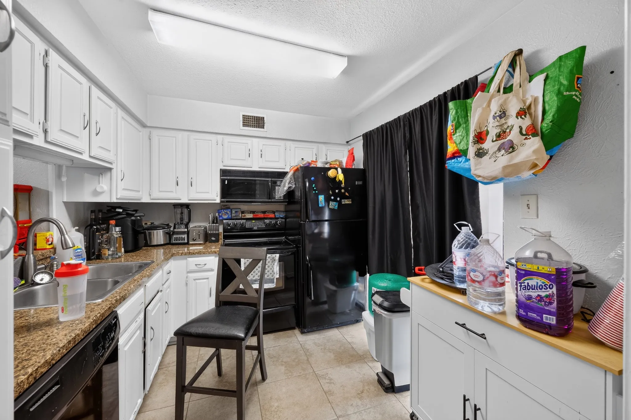 Condominium For Sale in Dallas County , 2632 Piedras, Irving, Texas 75038, 2 Bedroom, 3 Bathroom, 1 Garage spaces, 1,135 Sqft, built in 1981, mls#21357649, Real Estate Agent in Irving, Homes For Sale in Dallas county, Homes For Sale in Irving, Realtor in Irving Texas, Real Estate Brokerage Independent Realty Texas, Luminita Cordes Realtor