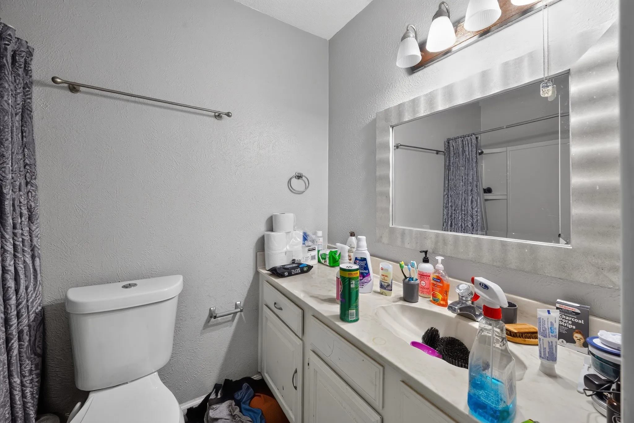 Condominium For Sale in Dallas County , 2632 Piedras, Irving, Texas 75038, 2 Bedroom, 3 Bathroom, 1 Garage spaces, 1,135 Sqft, built in 1981, mls#21357649, Real Estate Agent in Irving, Homes For Sale in Dallas county, Homes For Sale in Irving, Realtor in Irving Texas, Real Estate Brokerage Independent Realty Texas, Luminita Cordes Realtor