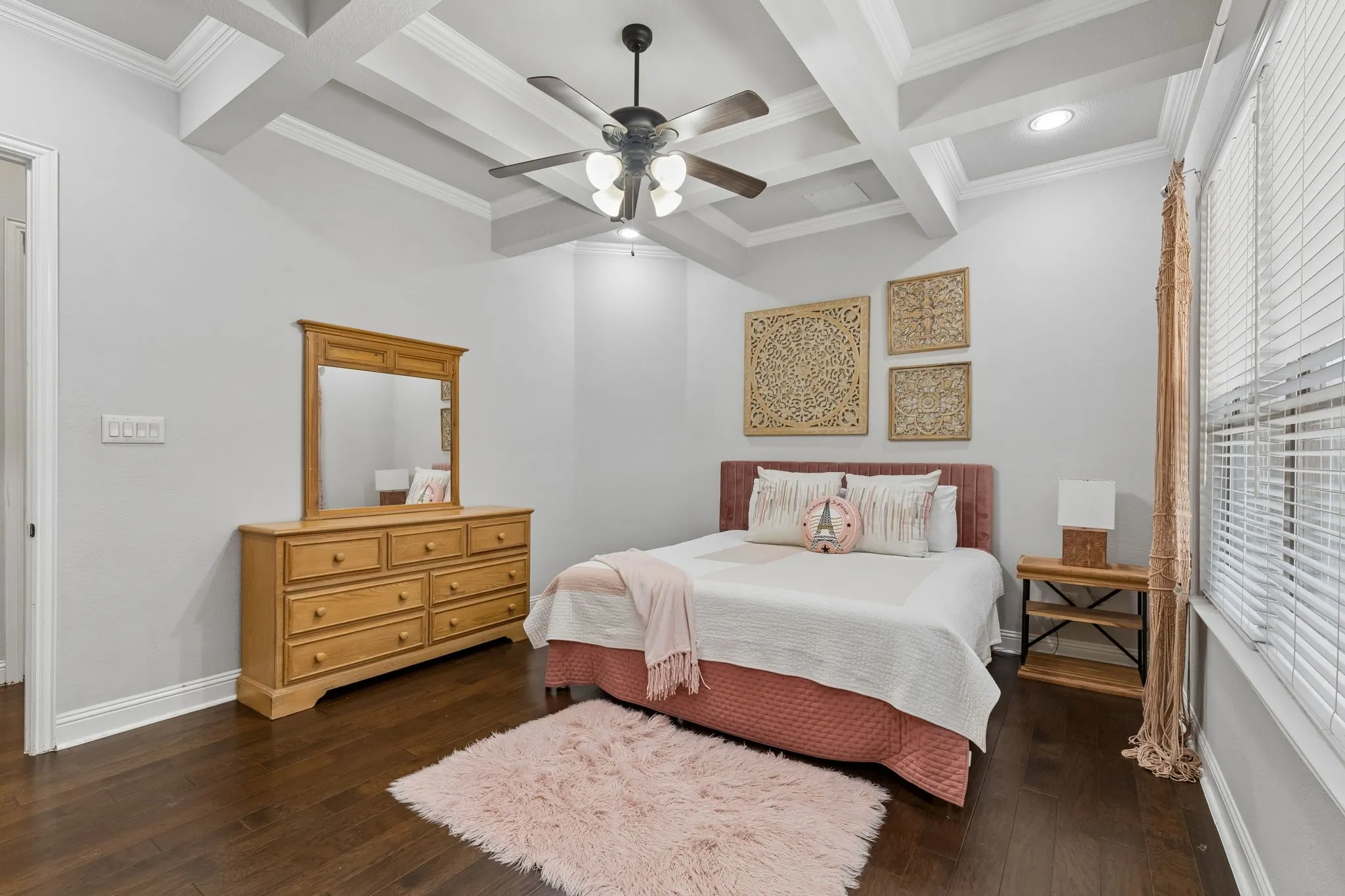 Single Family Residence For Sale in Dallas County , 4921 Empire Way, Irving, Texas 75038, 4 Bedroom, 4 Bathroom, 2 Garage spaces, 2,830 Sqft, built in 2013, mls#21348281, Real Estate Agent in Irving, Homes For Sale in Dallas county, Homes For Sale in Irving, Realtor in Irving Texas, Real Estate Brokerage Independent Realty Texas, Luminita Cordes Realtor