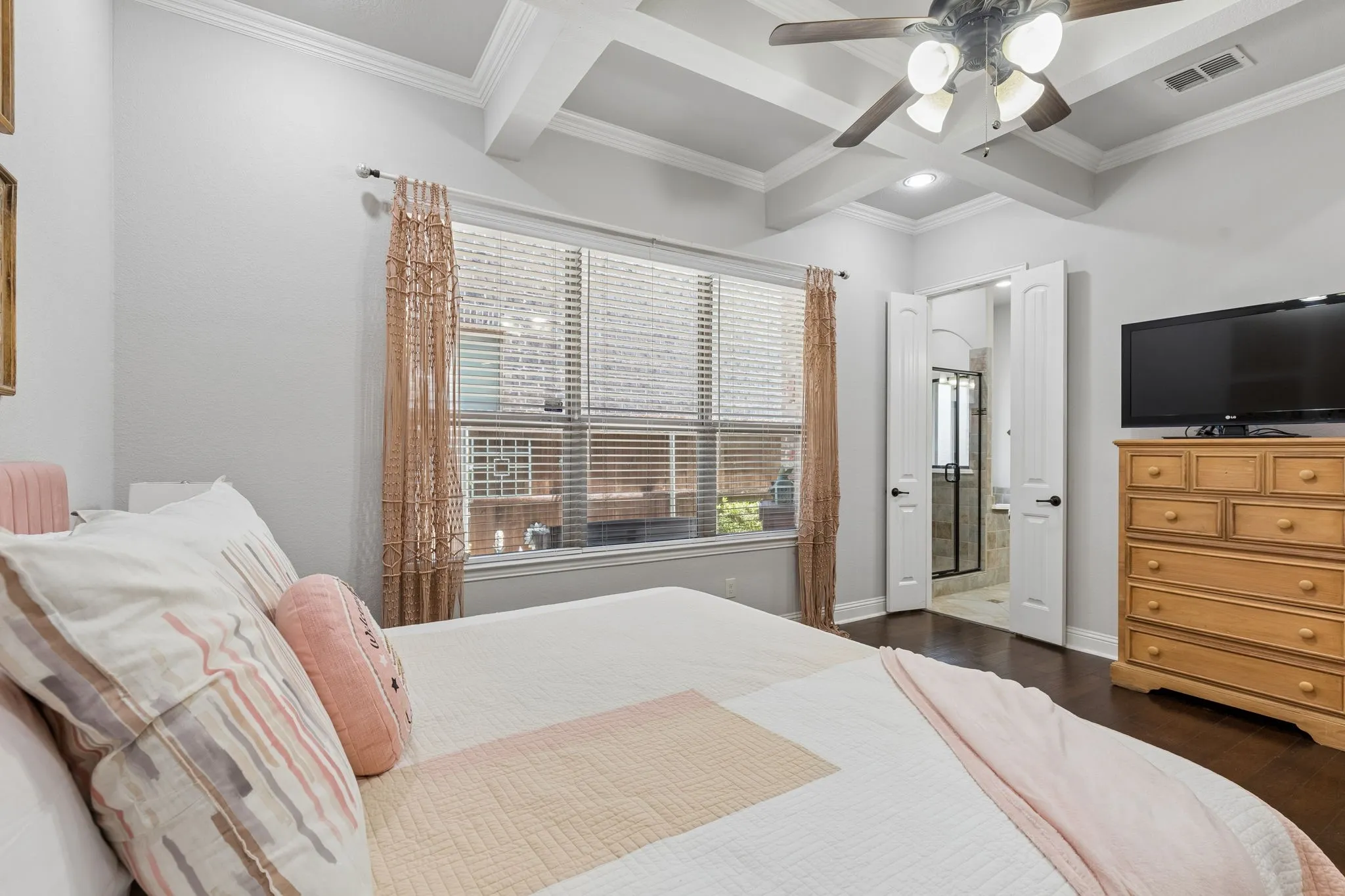 Single Family Residence For Sale in Dallas County , 4921 Empire Way, Irving, Texas 75038, 4 Bedroom, 4 Bathroom, 2 Garage spaces, 2,830 Sqft, built in 2013, mls#21348281, Real Estate Agent in Irving, Homes For Sale in Dallas county, Homes For Sale in Irving, Realtor in Irving Texas, Real Estate Brokerage Independent Realty Texas, Luminita Cordes Realtor