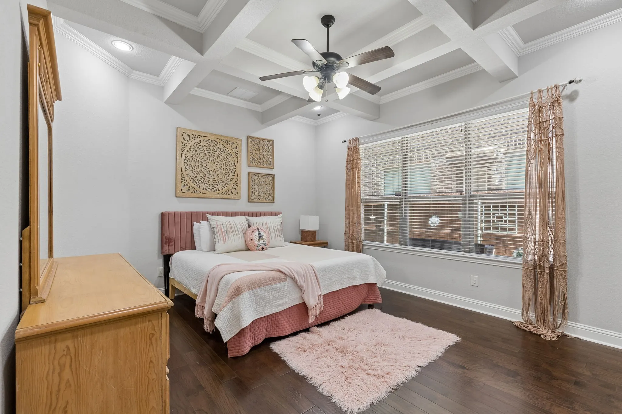 Single Family Residence For Sale in Dallas County , 4921 Empire Way, Irving, Texas 75038, 4 Bedroom, 4 Bathroom, 2 Garage spaces, 2,830 Sqft, built in 2013, mls#21348281, Real Estate Agent in Irving, Homes For Sale in Dallas county, Homes For Sale in Irving, Realtor in Irving Texas, Real Estate Brokerage Independent Realty Texas, Luminita Cordes Realtor