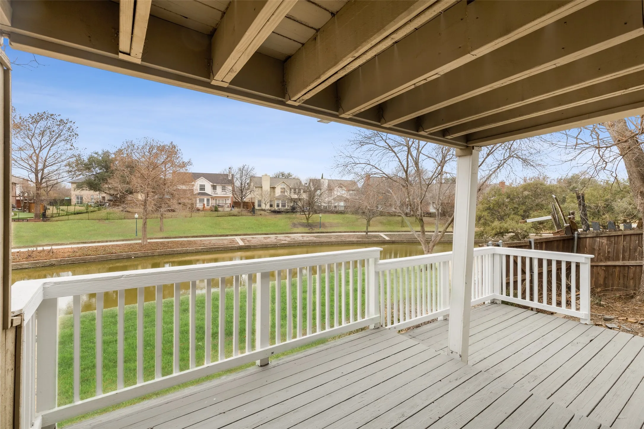 Townhouse For Rent in Dallas County , 906 Canal Street, Irving, Texas 75063, 3 Bedroom, 3 Bathroom, 2 Garage spaces, 1,453 Sqft, built in 1987, mls#21331507, Real Estate Agent in Irving, Homes For Rent in Dallas county, Homes For Rent in Irving, Realtor in Irving Texas, Real Estate Brokerage Independent Realty Texas, Luminita Cordes Realtor
